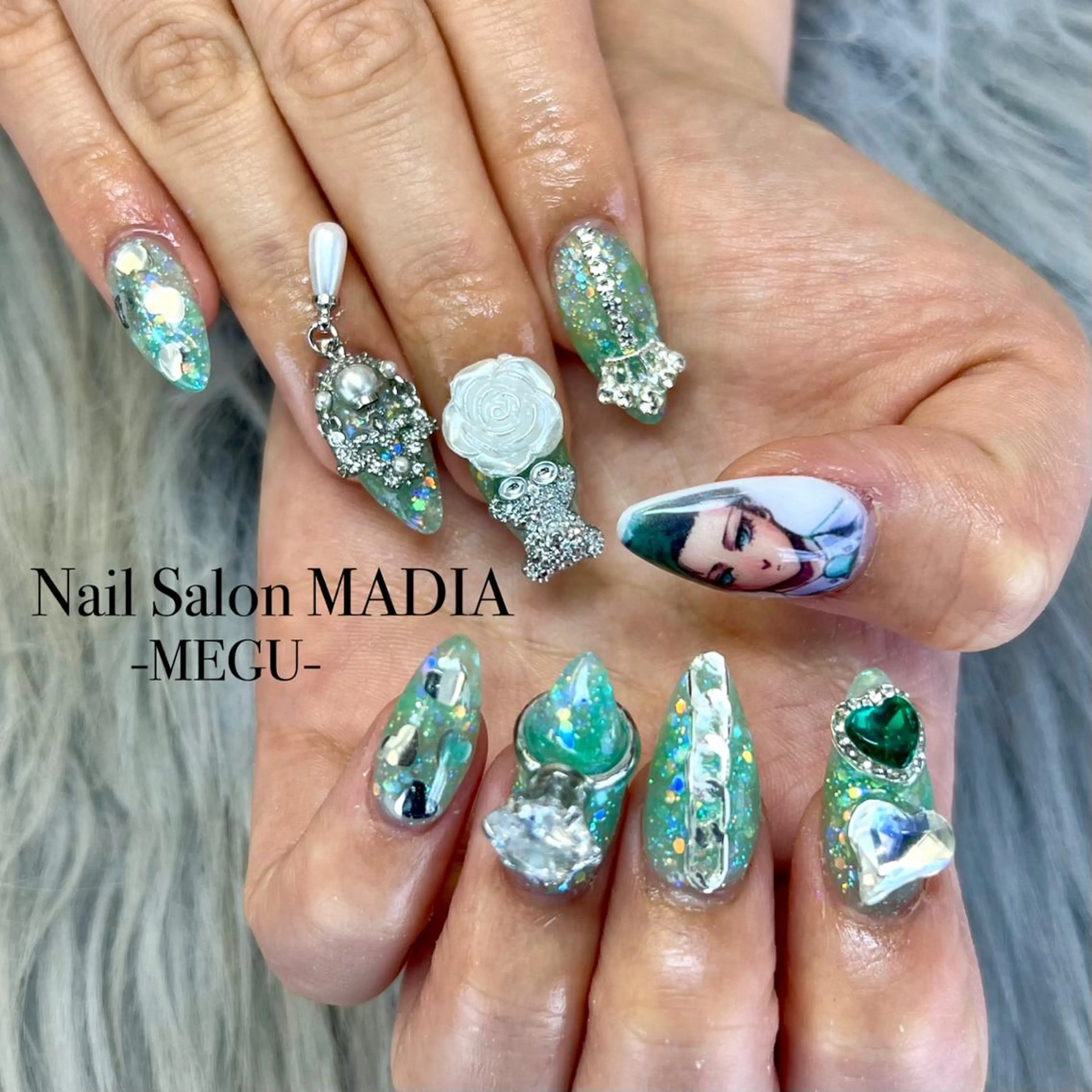 ネイル MADIA藤沢所属・MADIA MEGUのネイルデザイン