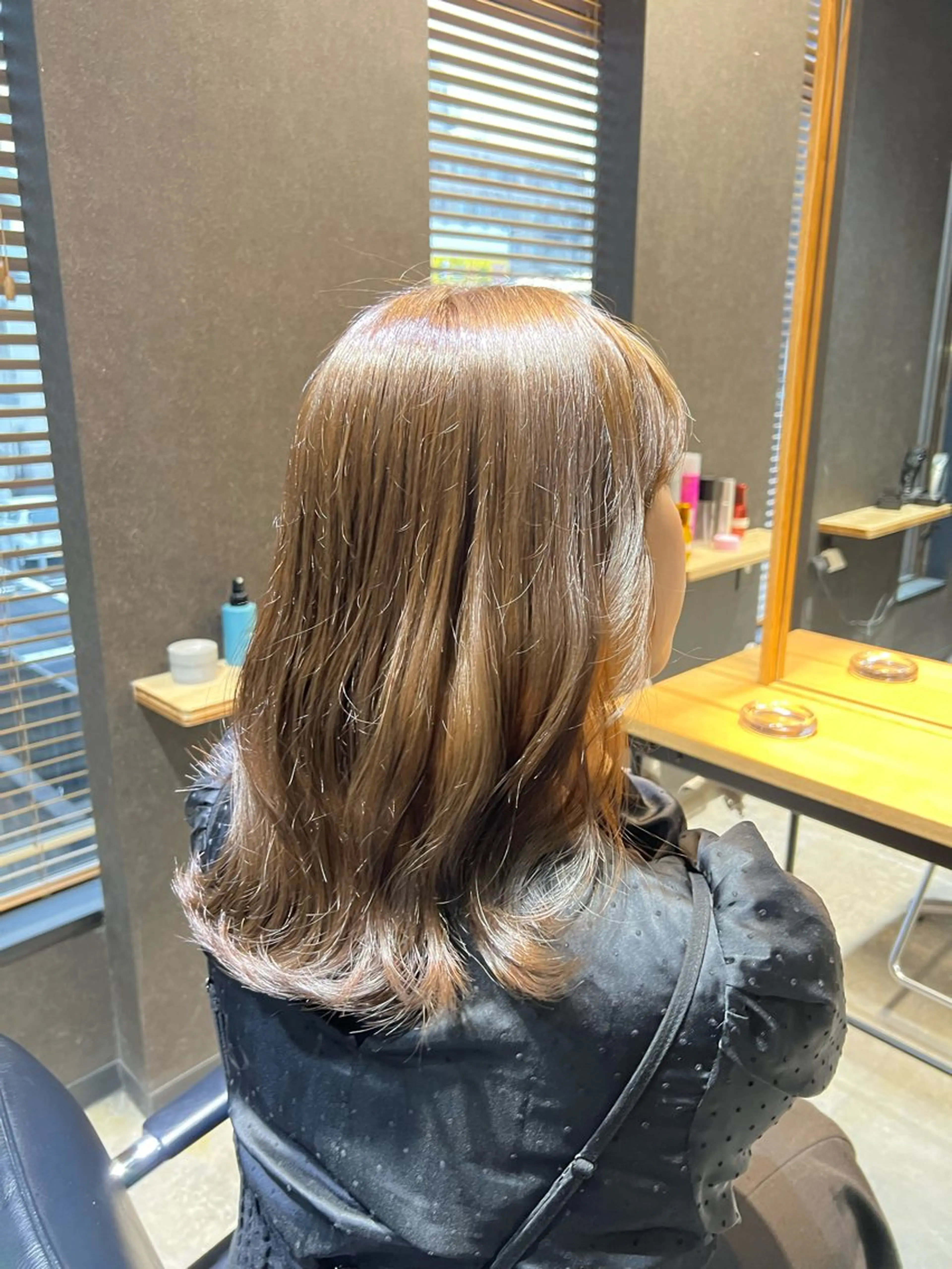 カラー 久永 菫のヘアスタイル