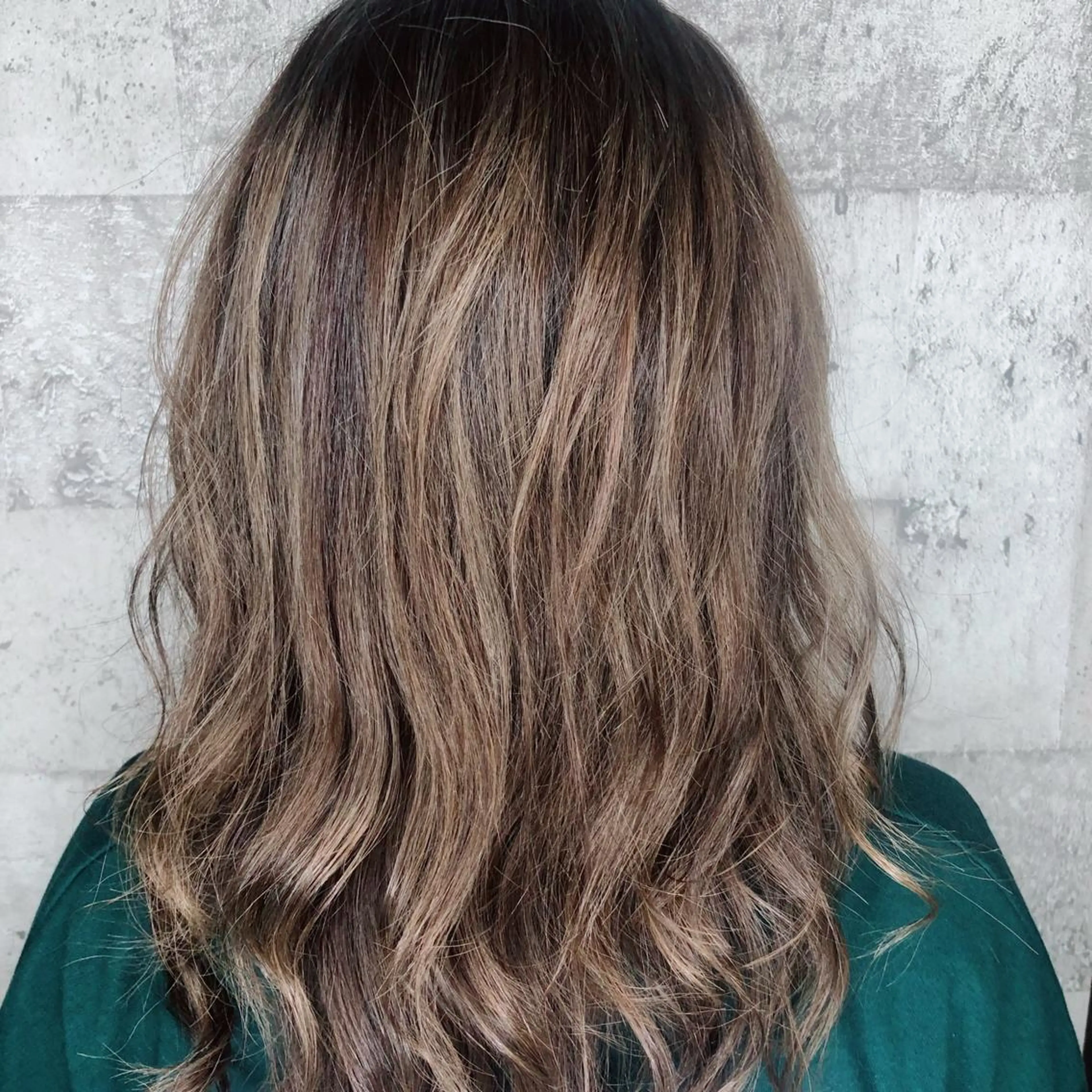 ミディアム カラー PANOL 秀島のヘアスタイル