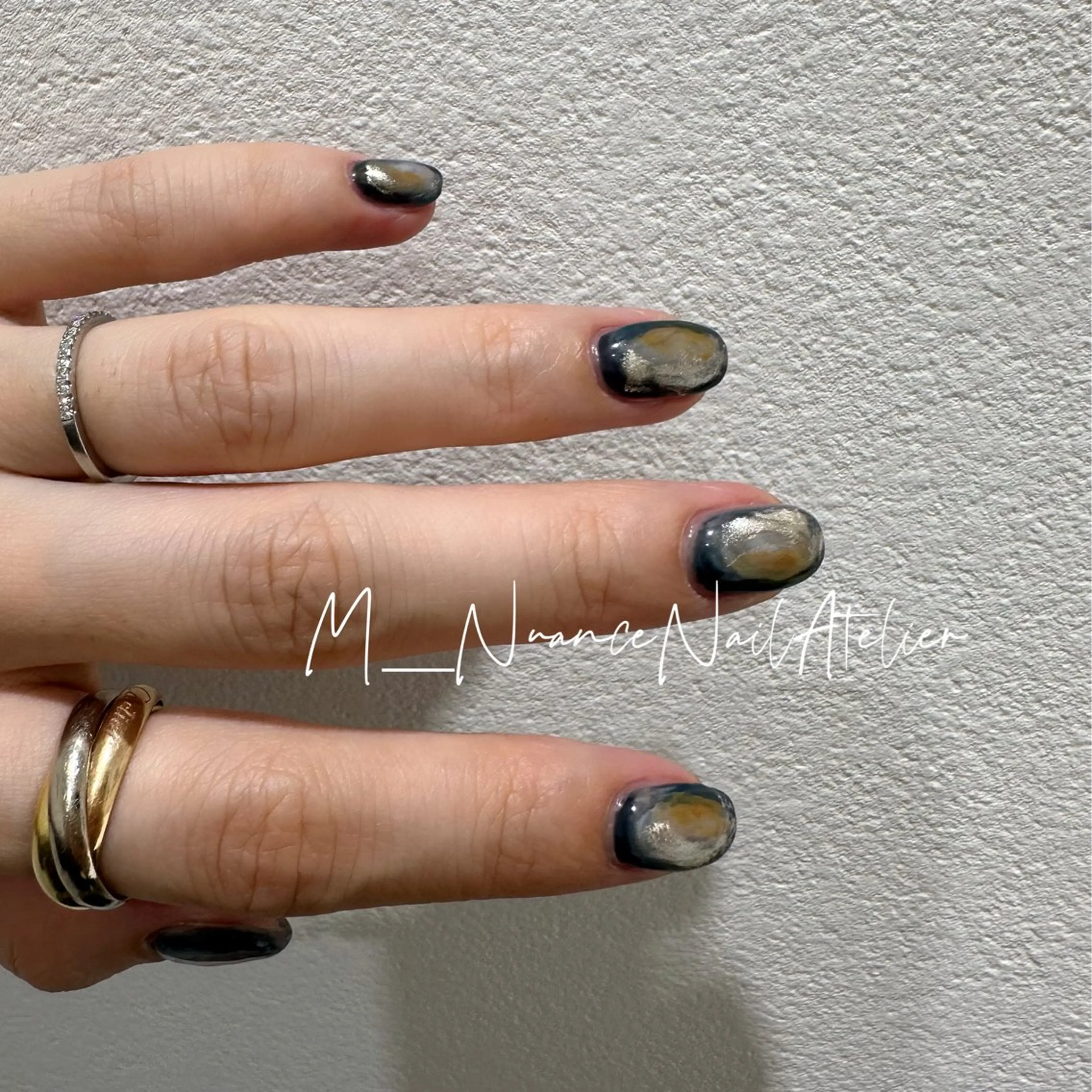 ネイル マグネットネイル ニュアンスネイル オフィスネイル シンプルネイル ハンドネイル GO TODAY横浜Solace店所属・M___nail atelierのネイルデザイン