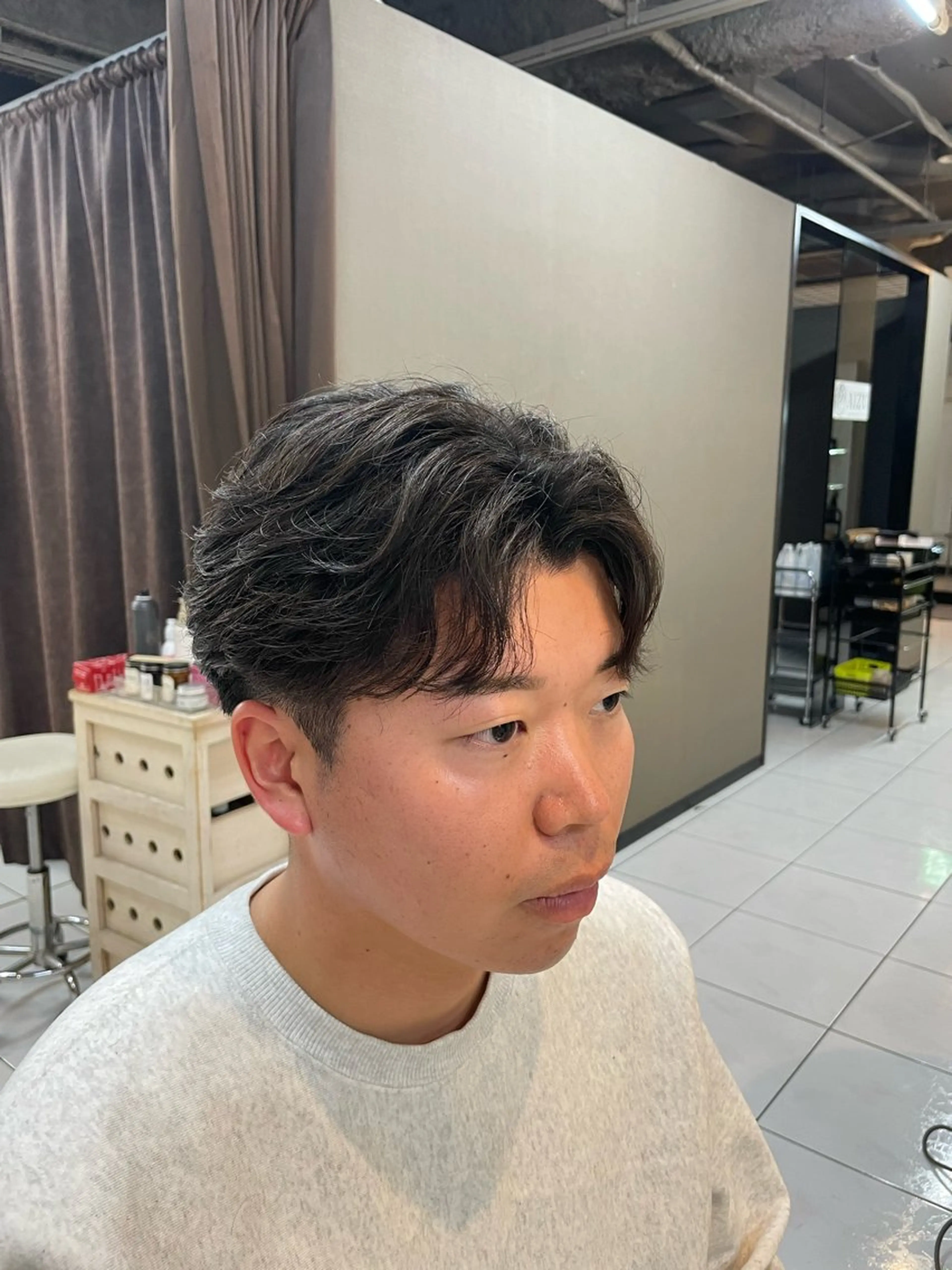パーマ メンズ センターパート メンズパーマ ツイストスパイラルパーマ 波巻きパーマ ニュアンスパーマ カット パーマ 🔥お値段以上🔥 メンズ特化たかひろのヘアスタイル