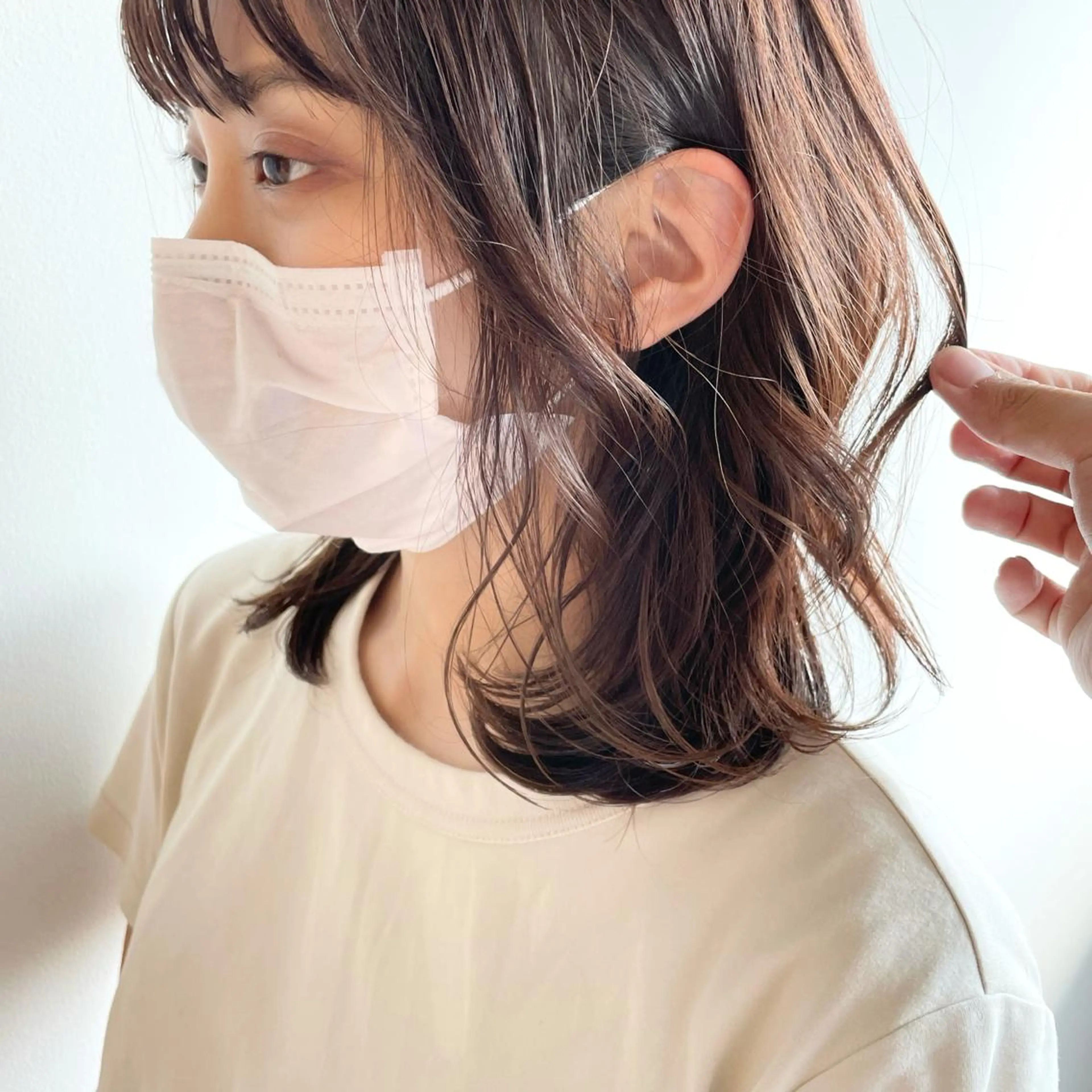 ミディアム カラー 透明感カラー グレージュ 宮澤  タケル ミディアムヘアのヘアスタイル