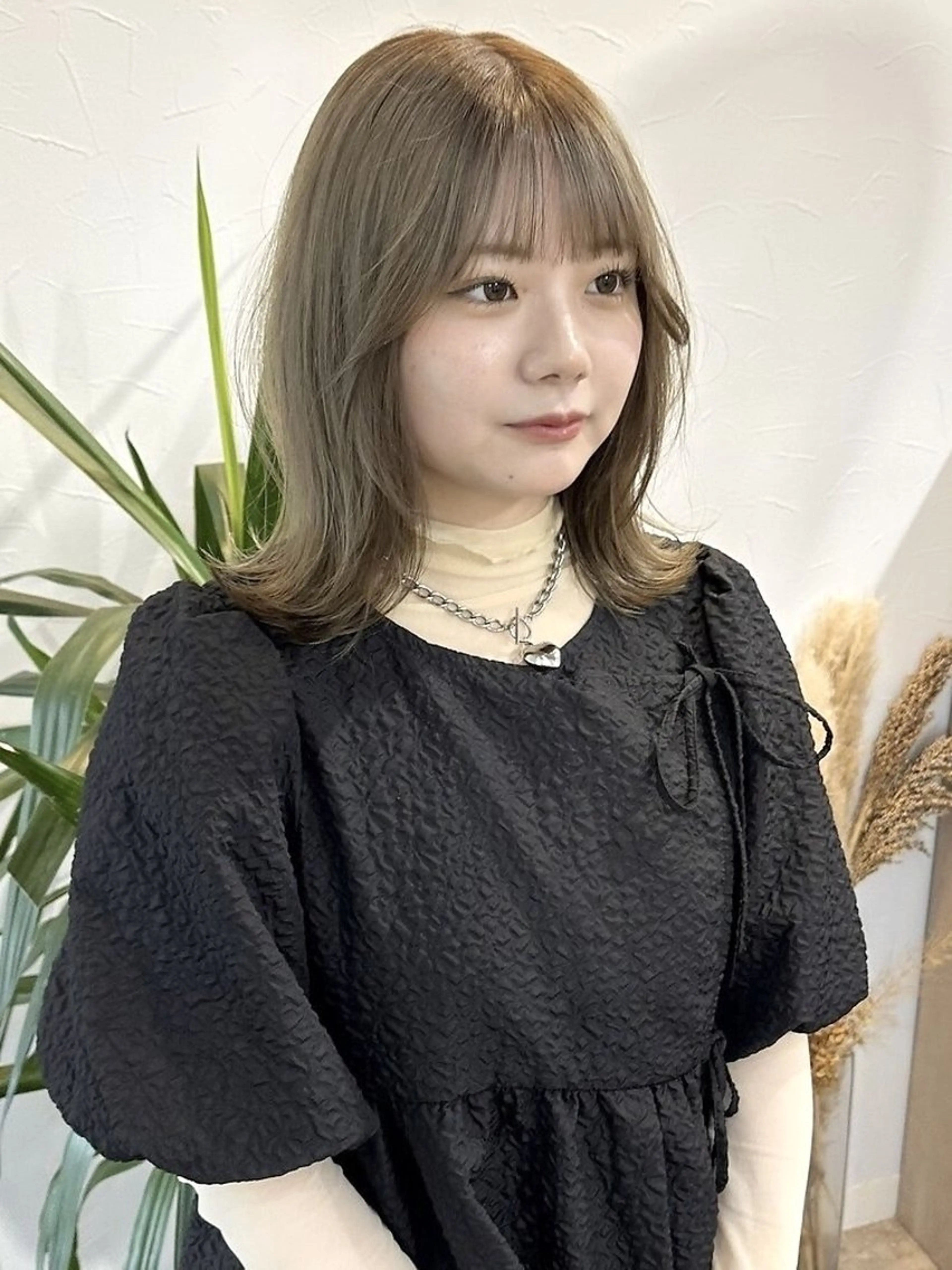 ショート カラー ベージュカラー ブリーチ ダブルカラー グレージュ インナーカラー ヘアカラー mood hair salonのヘアスタイル