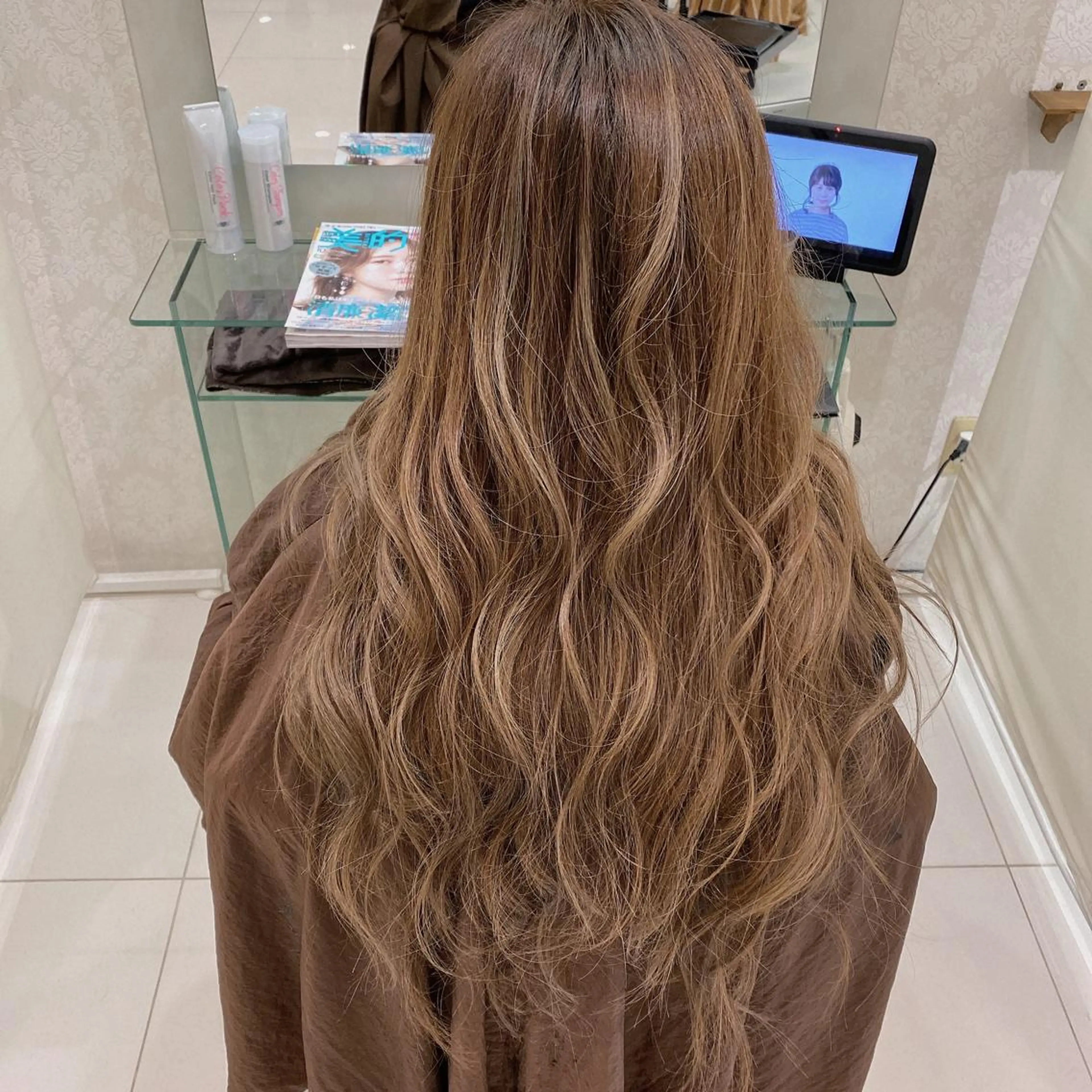 ロング カラー 【育休中】EARTH 荒井店HARUNAのヘアスタイル