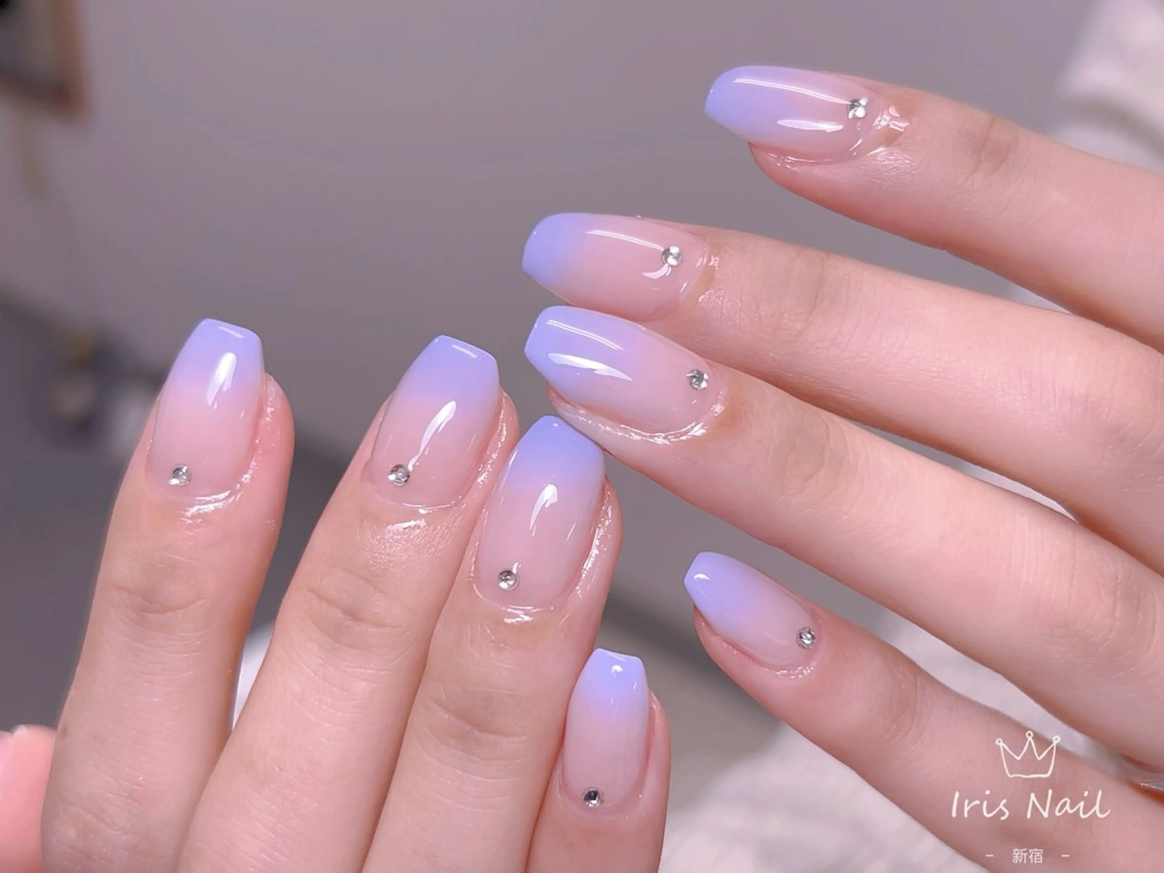 ネイル フレンチネイル ジェルネイル グラデーション 韓国ネイル マグネットネイル ハンドネイル 【長さ出し】 IRIS NAILのネイルデザイン