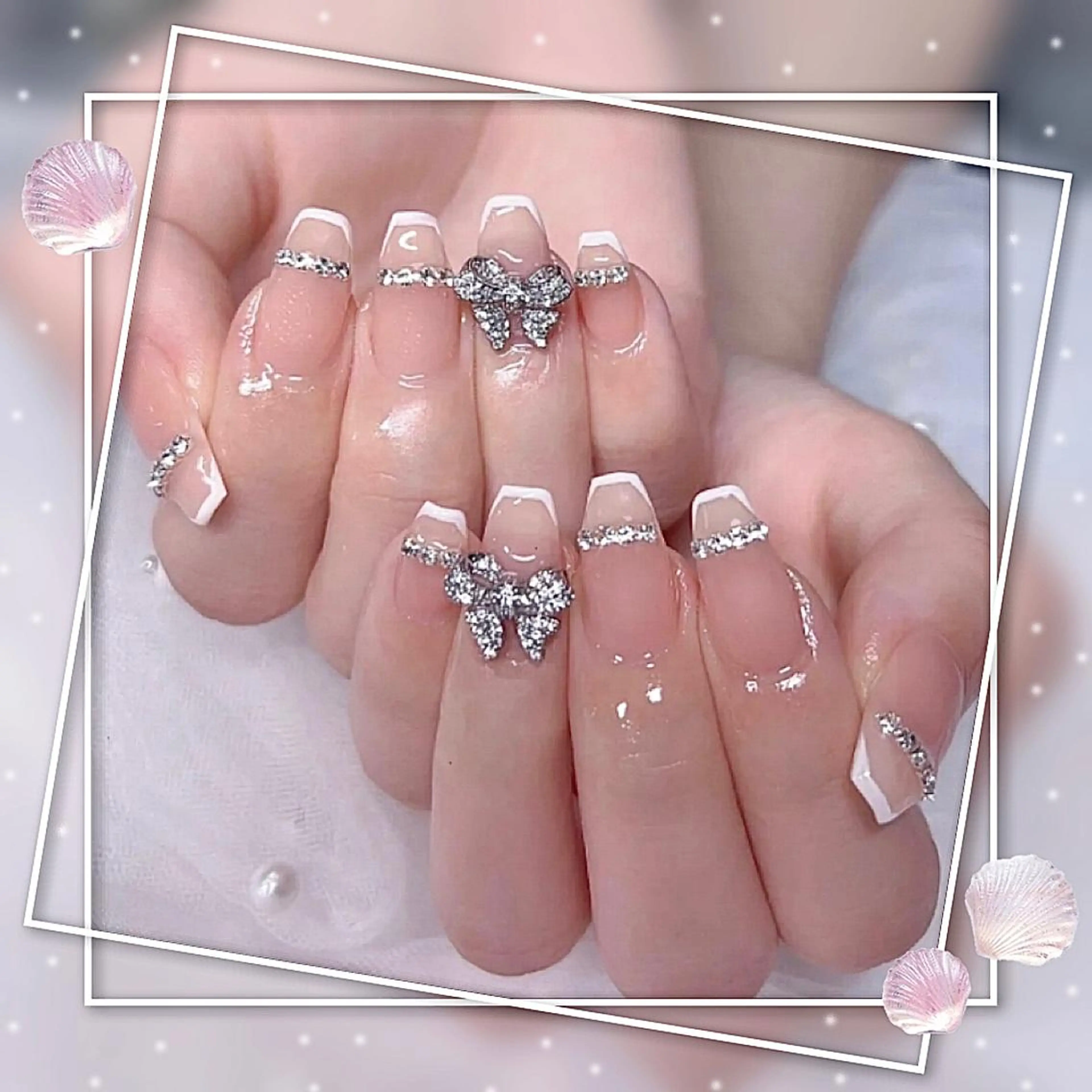 ネイル フレンチネイル キラキラネイル 韓国ネイル マグネットネイル マグネットフレンチ ハンドネイル ハンドケア Chill Nailsalonのネイルデザイン
