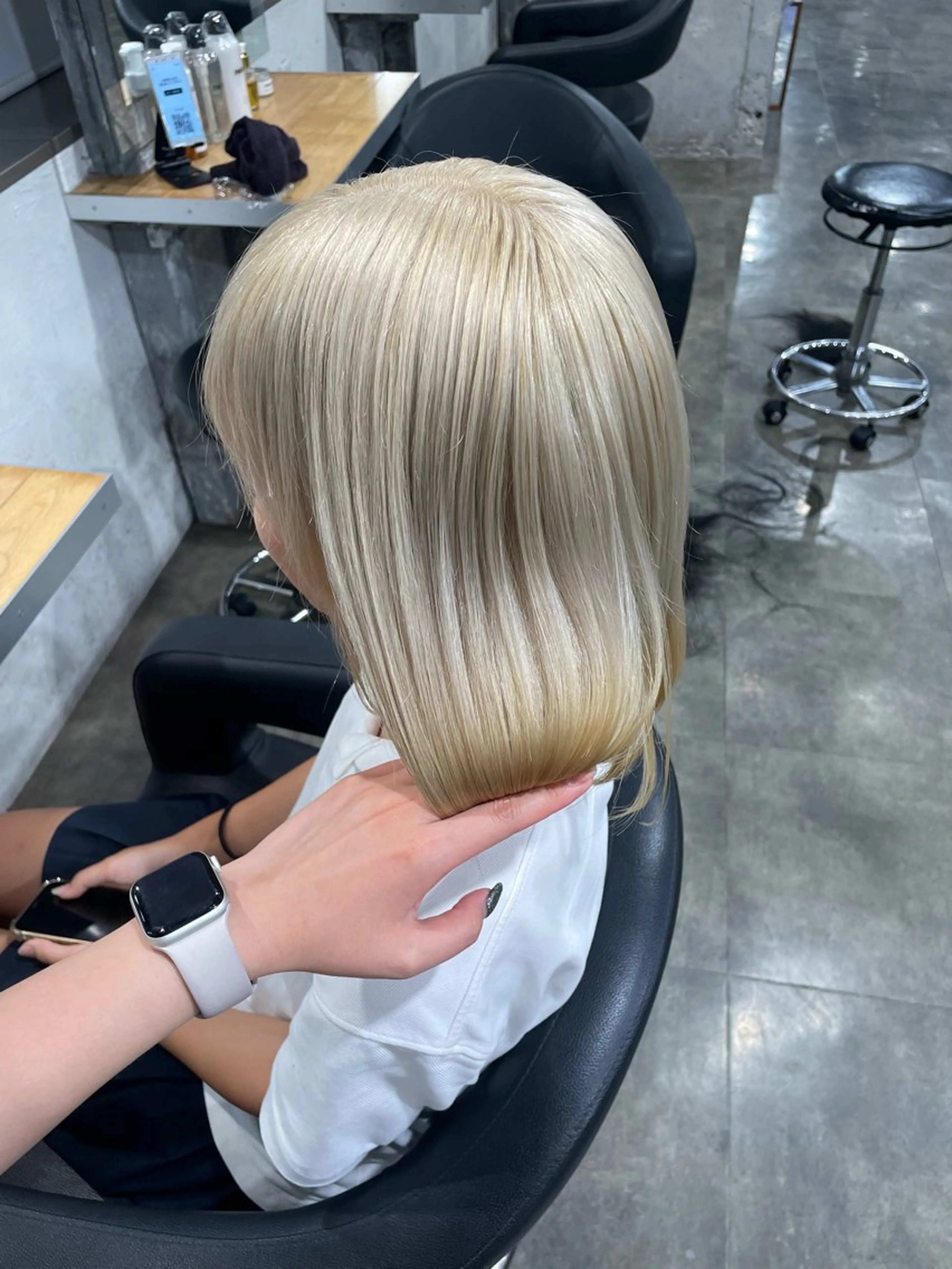 ミディアム カラー ヘアカラー ハイトーンブロンド 横浜💞ミオのヘアスタイル