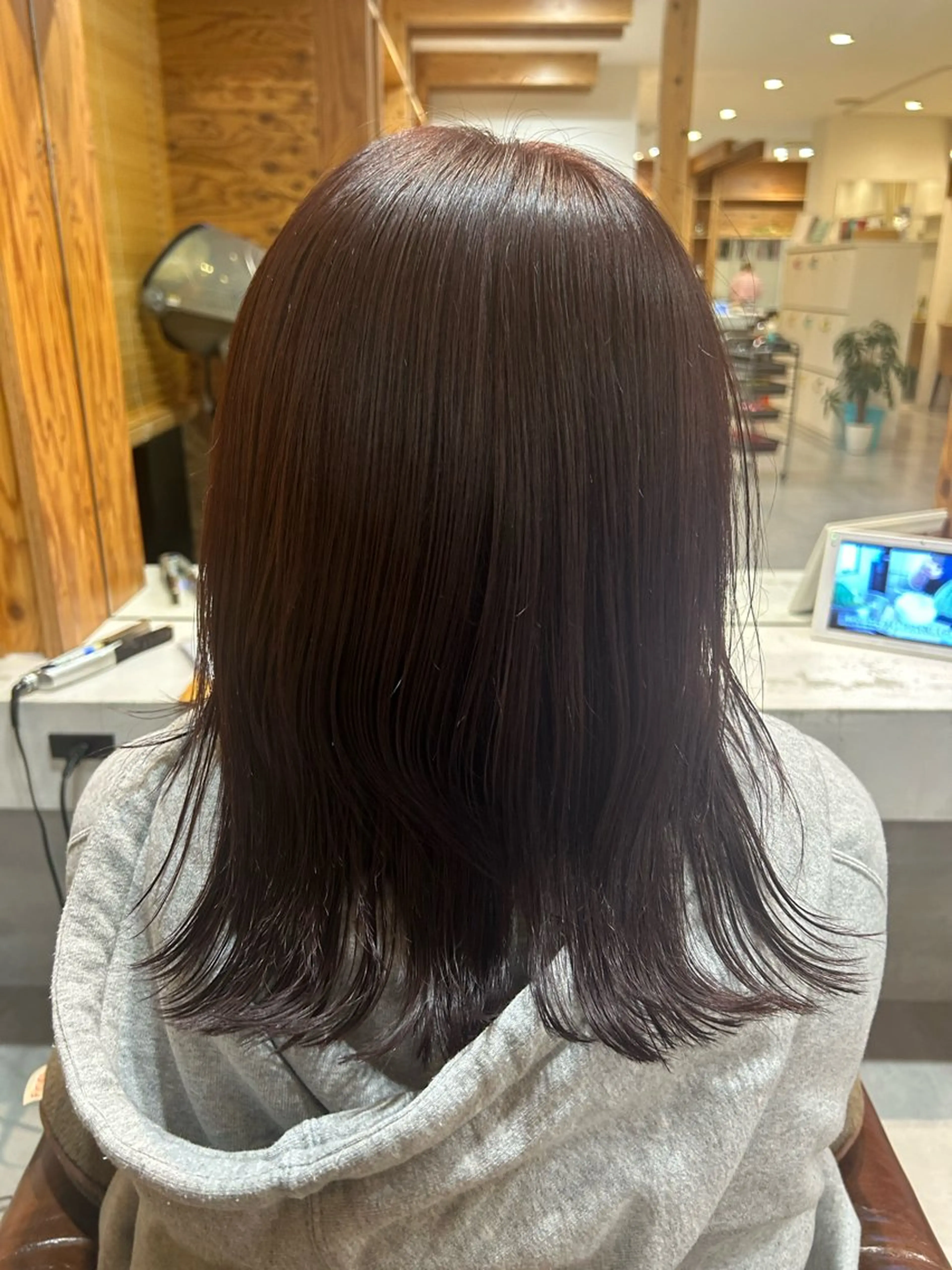 ミディアム レイヤーカット adorable 樋口円のヘアスタイル