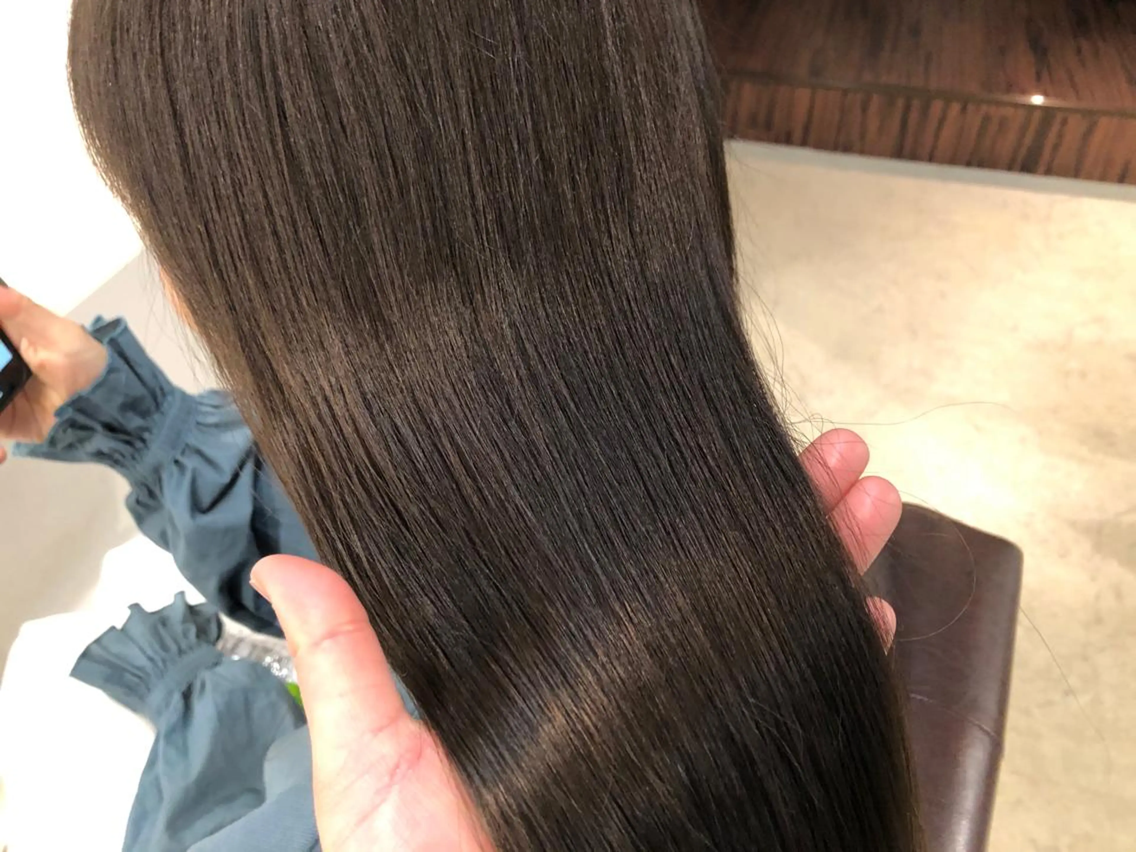 ロング カラー ブリーチ 伸ばしかけ 髪質改善 トリートメント 🤍中野 レオ🤍のヘアスタイル