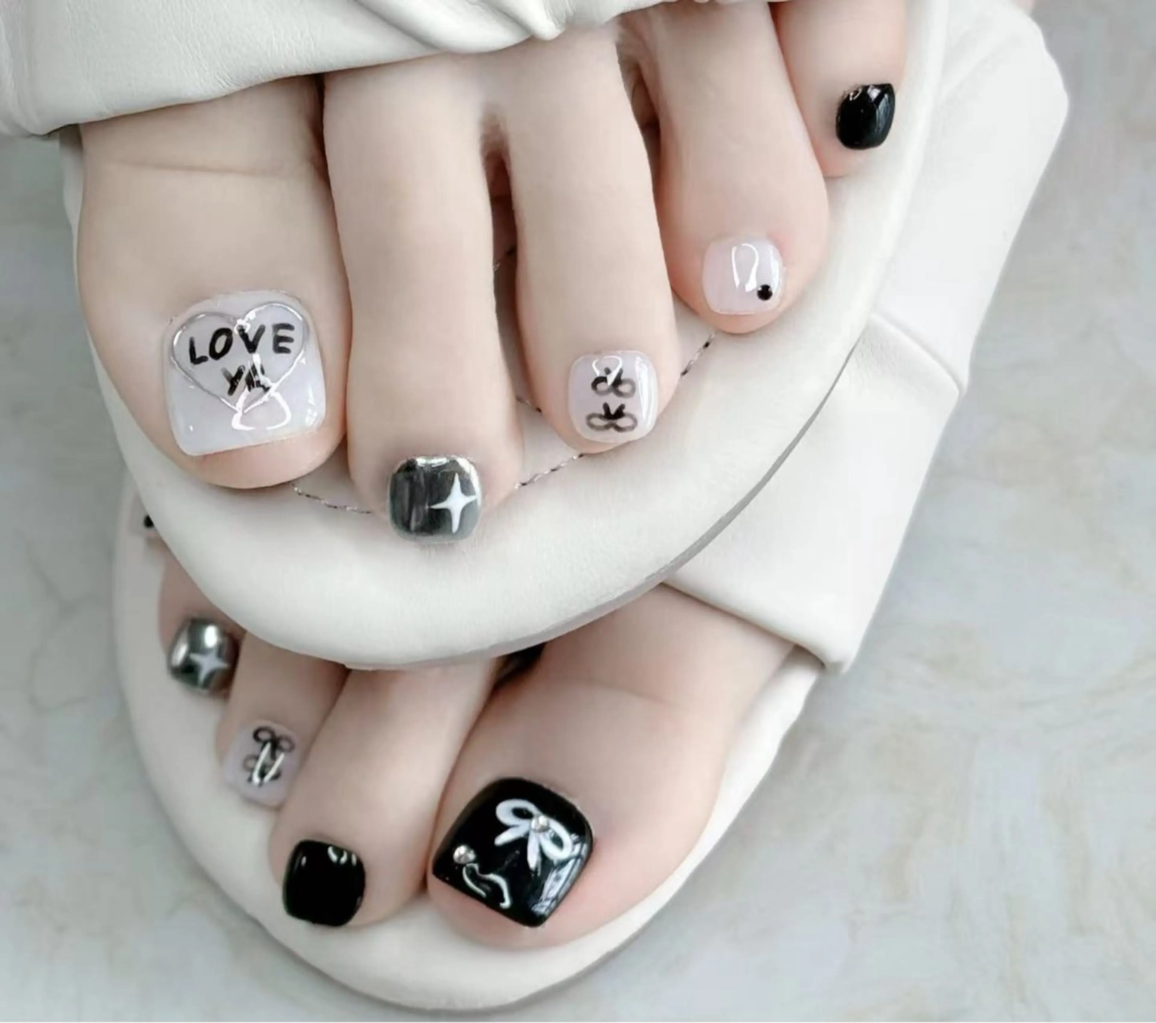 ネイル フットネイル MARHCHU NAILのネイルデザイン