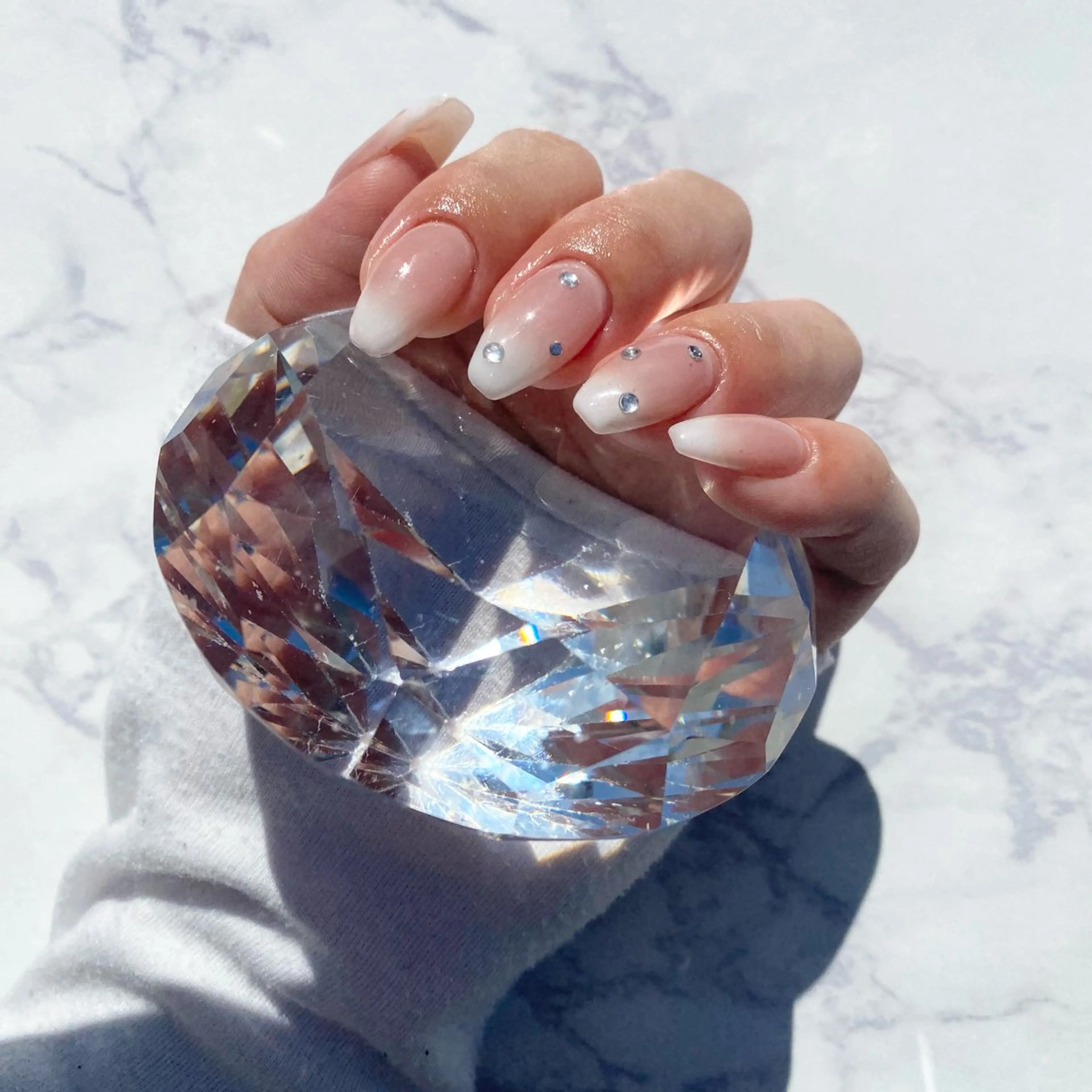 ネイル オフィスネイル シンプルネイル ストーンネイル Nailsalon Merci所属・Merci momoのネイルデザイン