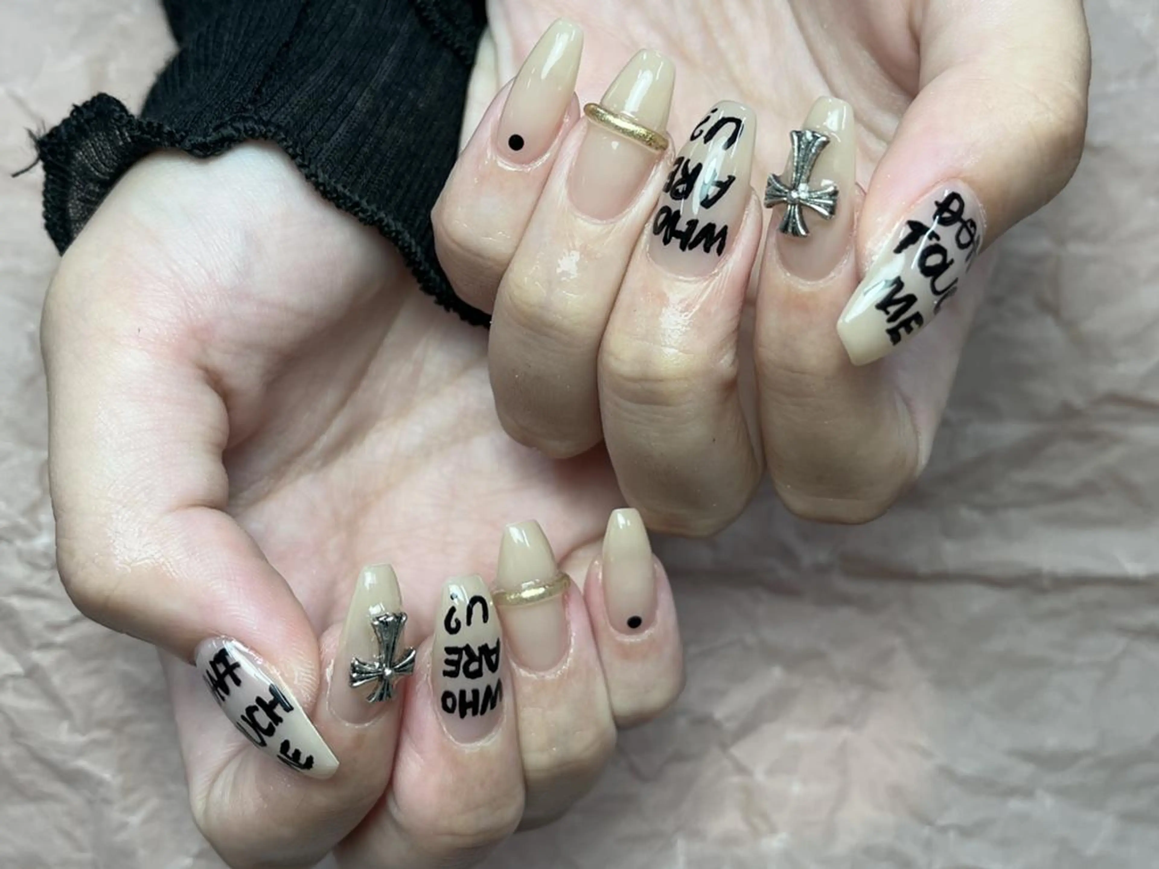 ネイル シルバー ハンドネイル ToliyDeliy Nail Salonのネイルデザイン