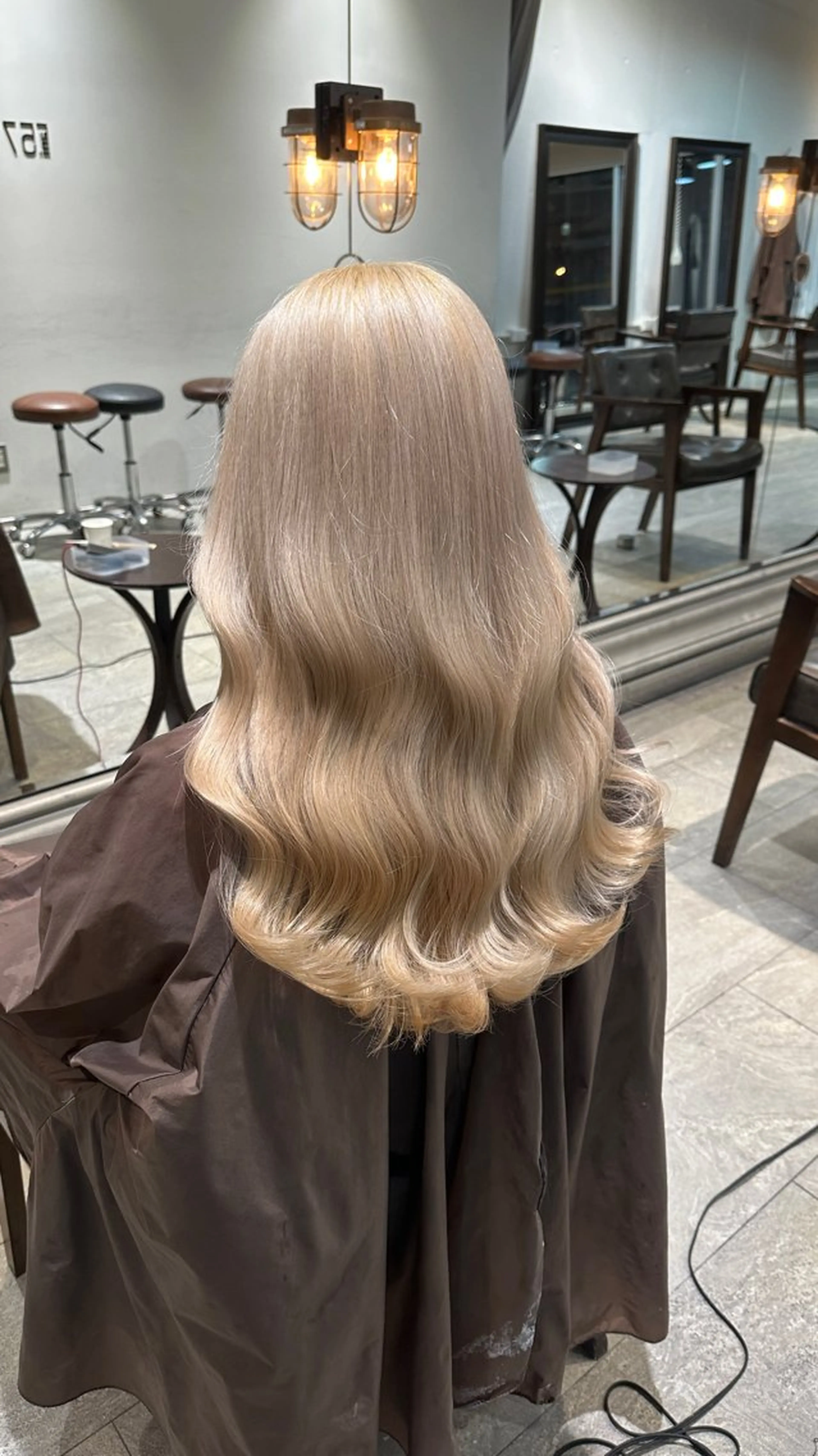 ロング カラー パーマ ヘアアレンジ ヘアカラー トリートメント ブリーチカラー🤍 颯馬🐈‍⬛のヘアスタイル