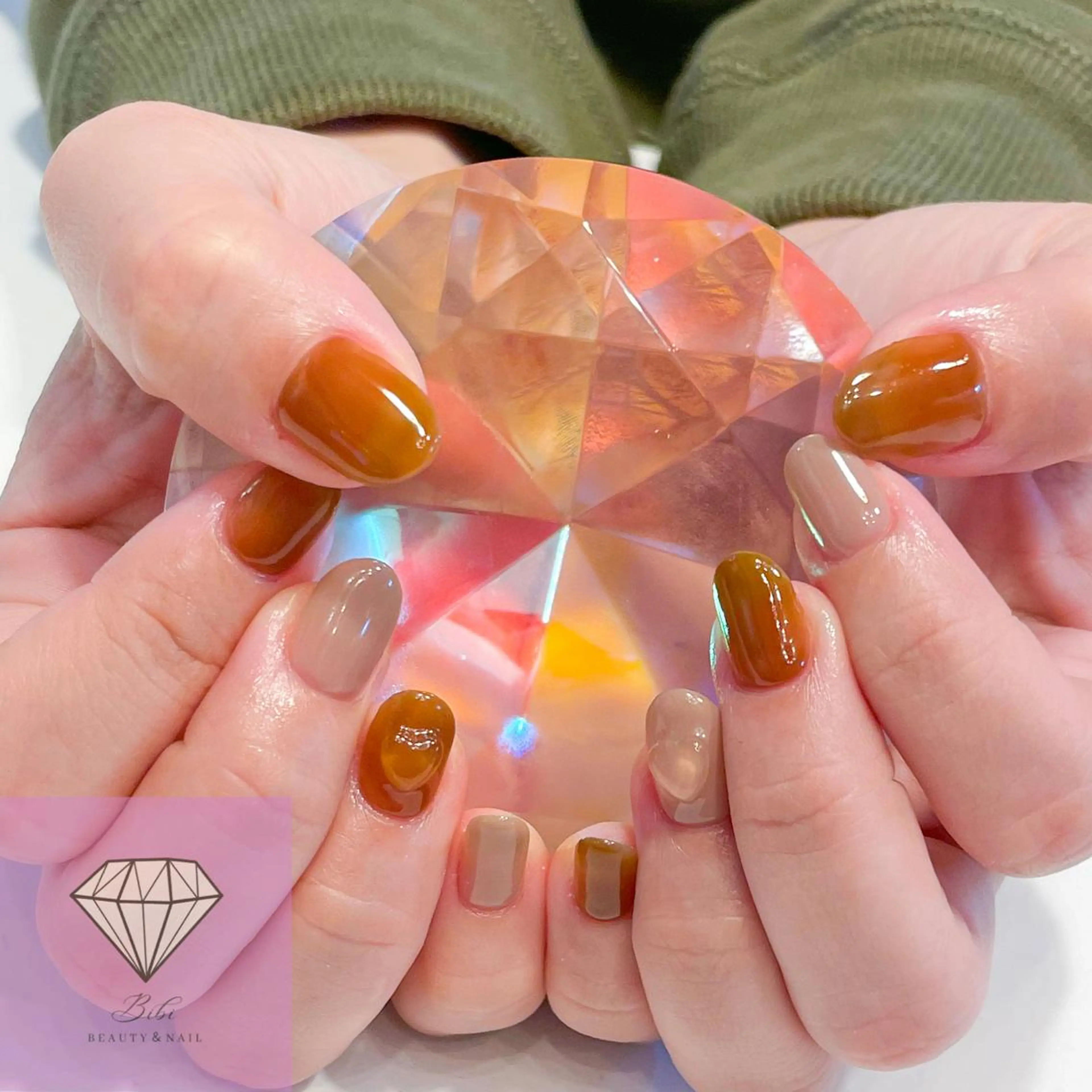 ネイル ブラウン クリアネイル ハート ワンカラーネイル ハンドネイル ネイルサロン💎 Bibiのネイルデザイン