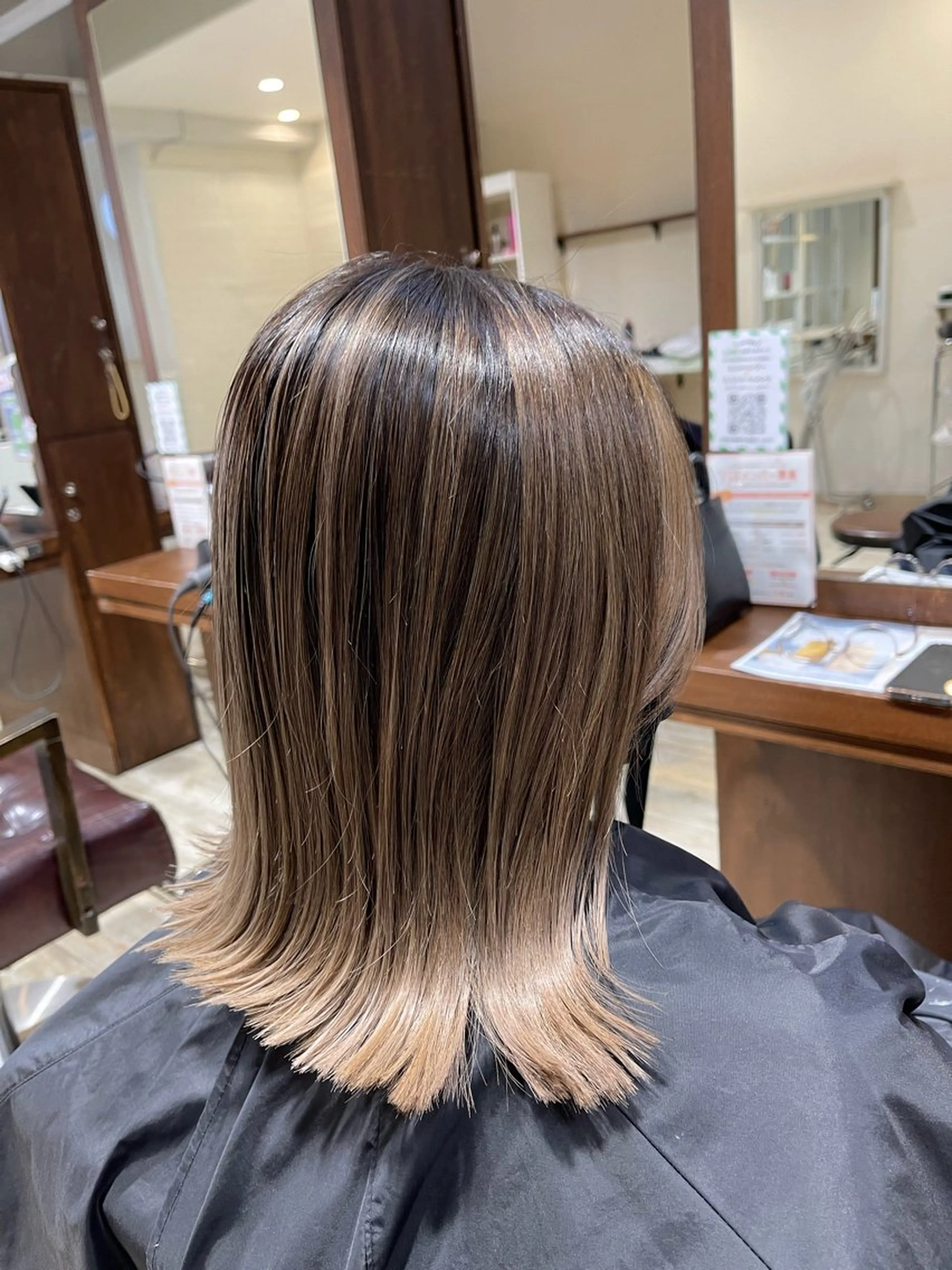 ミディアム カラー カット ヘアカラー トリートメント Che'ri所属・"抜け感レイヤー” 似合わせTakakiのヘアスタイル