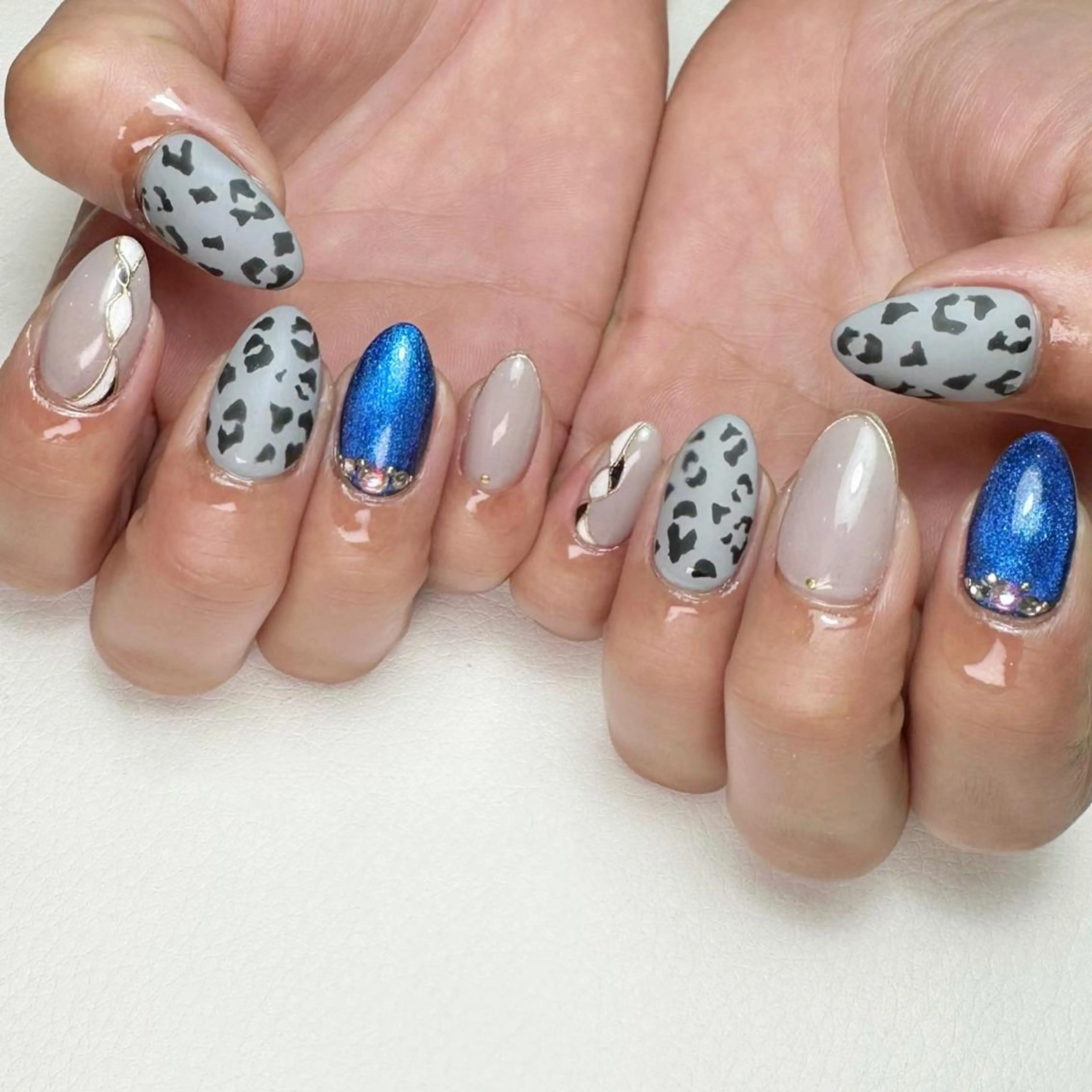 ネイル アニマル柄 ブルー マグネットネイル ハンドネイル Nail ameria megu所属・ameria meguのネイルデザイン