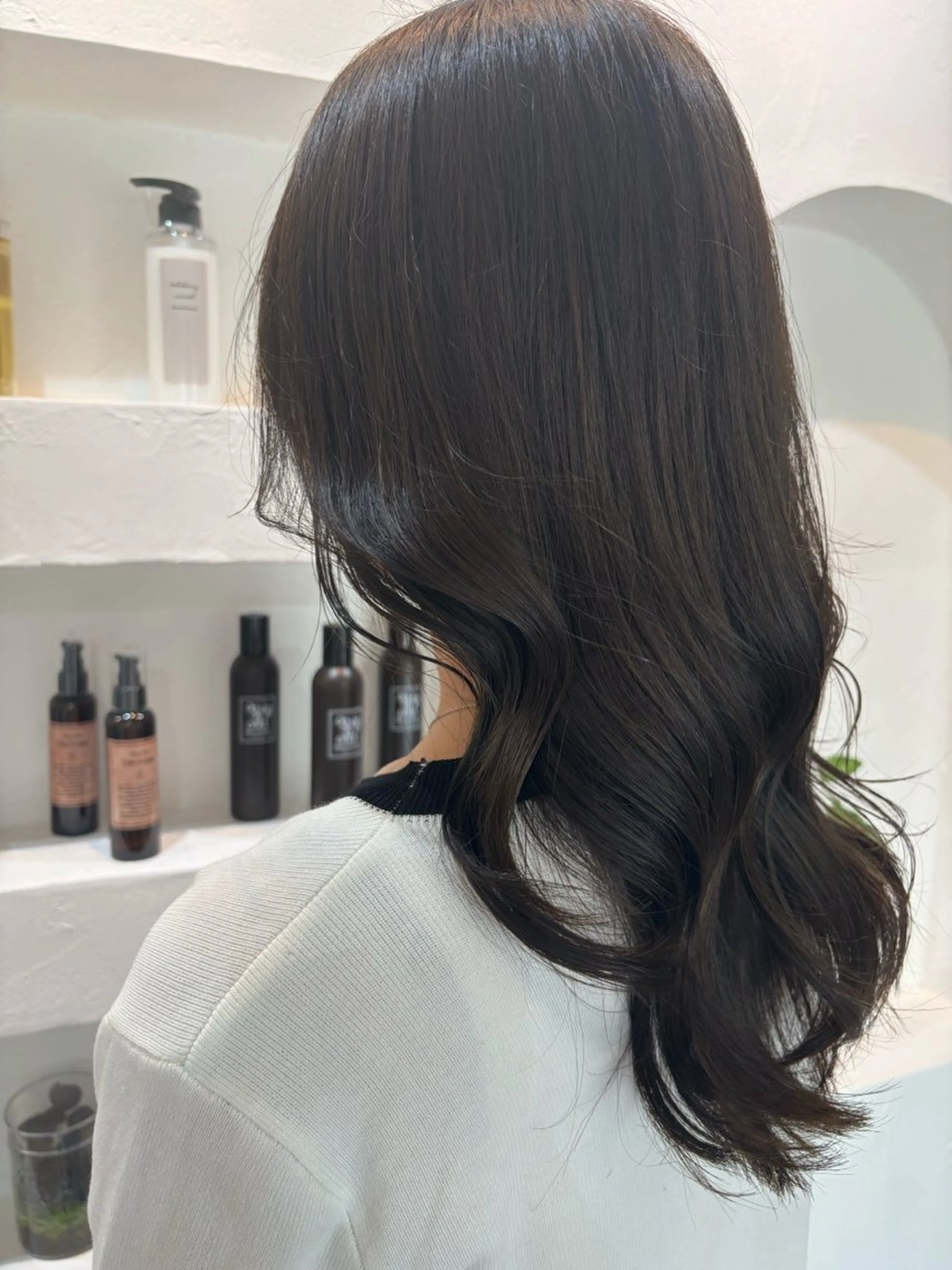 ロング 顔周りのデザイン特化 井手麻梨栄のヘアスタイル