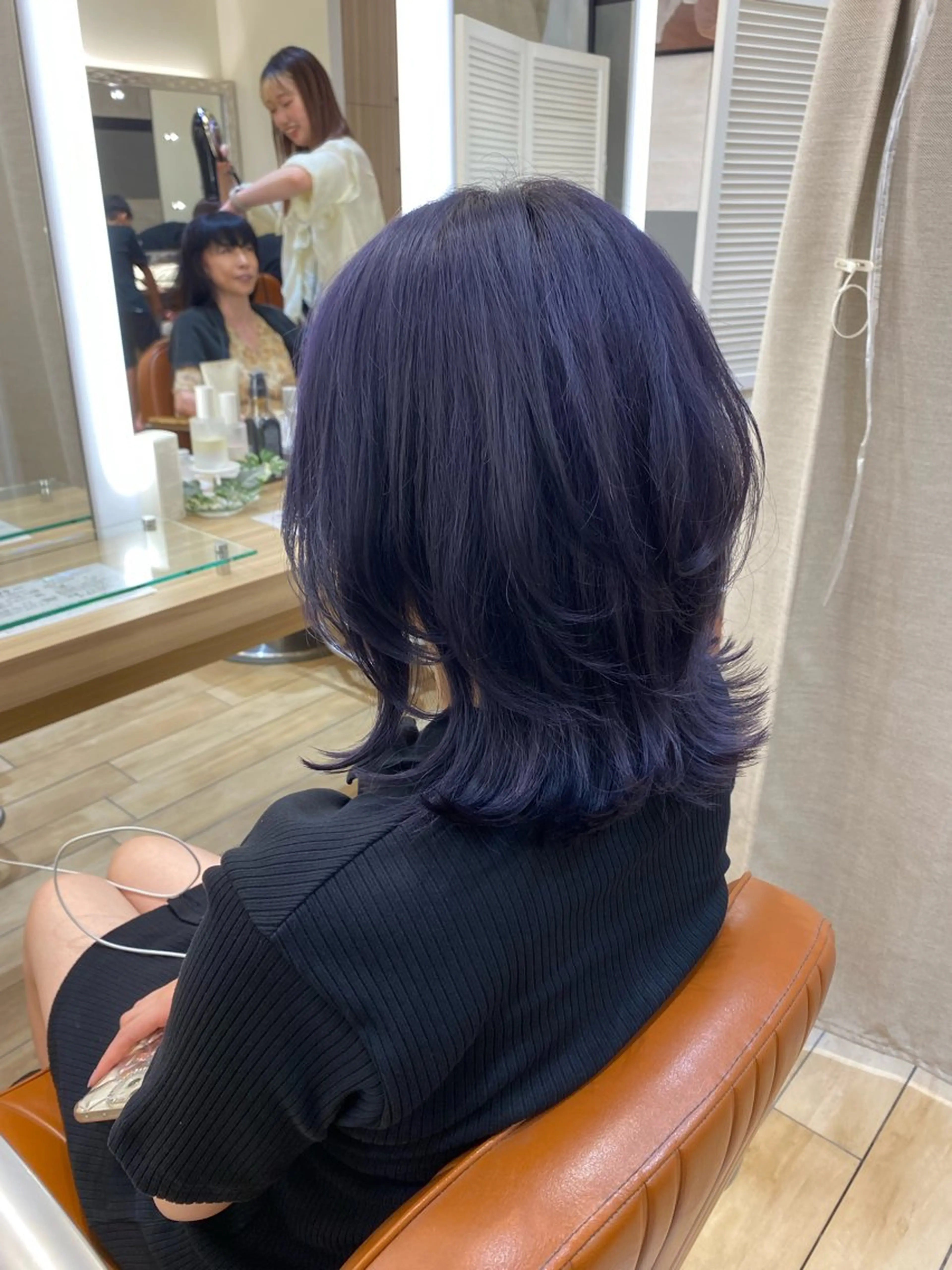 ミディアム レイヤーカット カット ヘアカラー トリートメント ヘアセット 新宿スペインカール ヨモギダのヘアスタイル