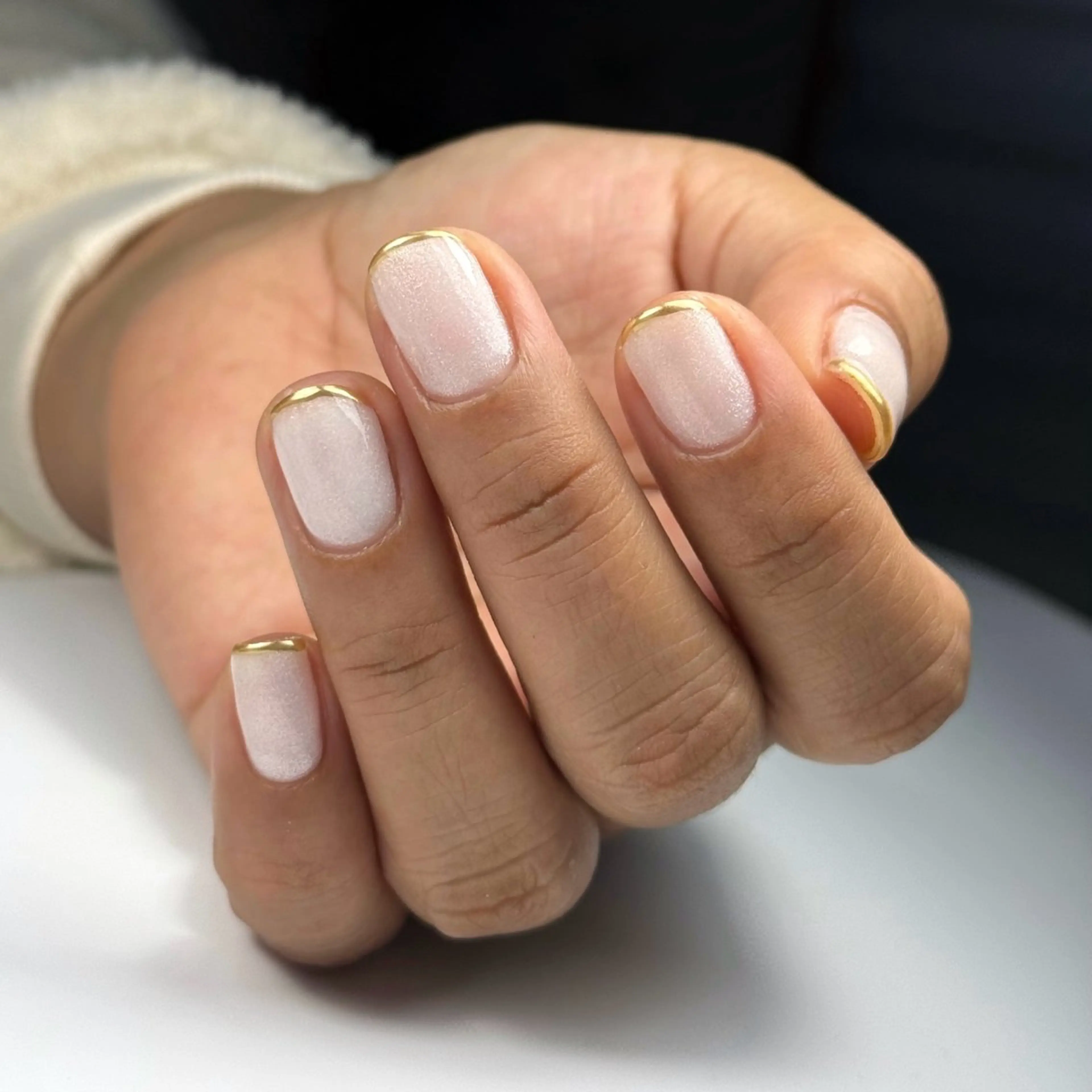 ネイル オフィスネイル ナオネイルサロン所属・オトヤ ナオミのネイルデザイン