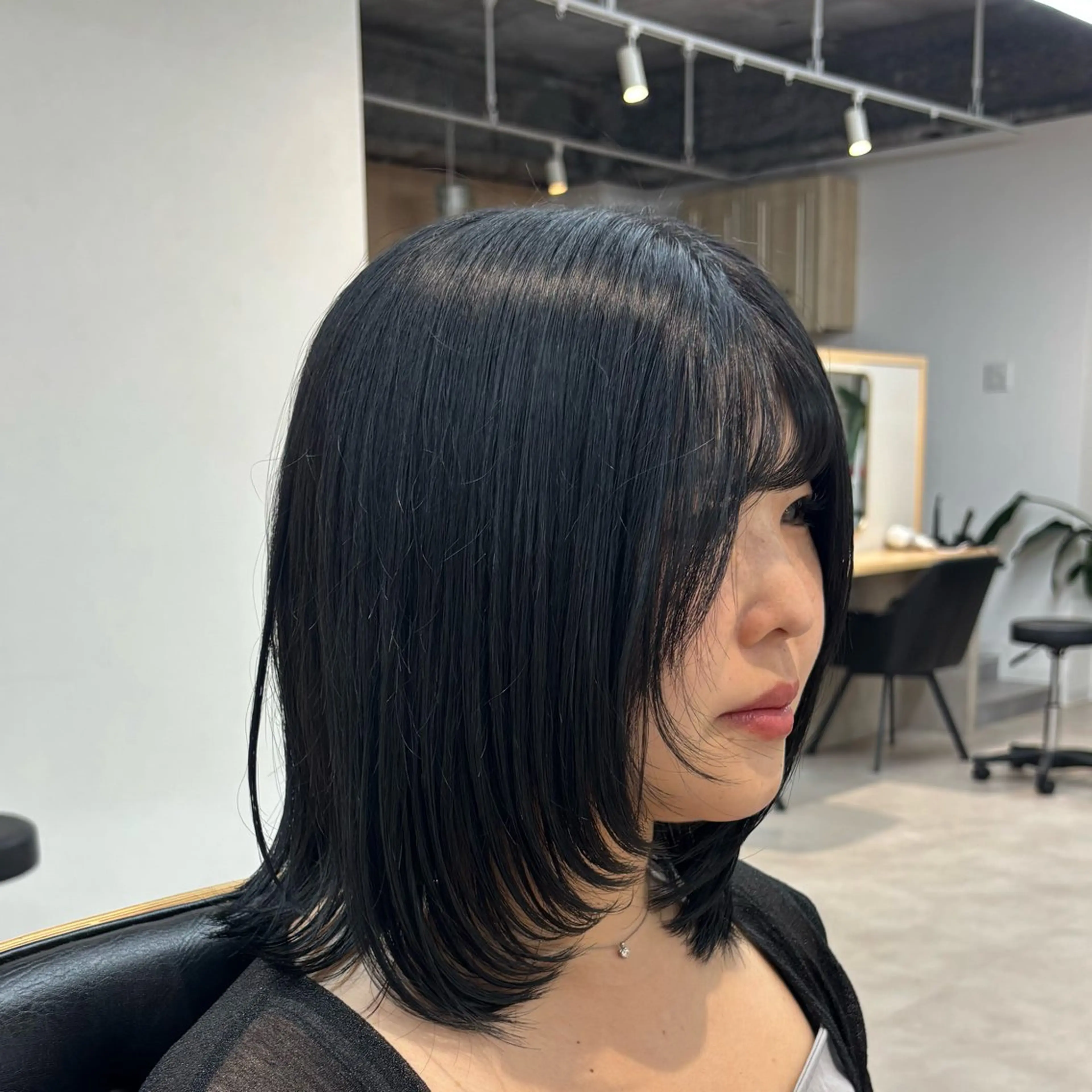 ミディアム 顔まわりレイヤー 顔周りカット レイヤーカット toto.船橋店所属・🩶toto./ UMI🩶のヘアスタイル
