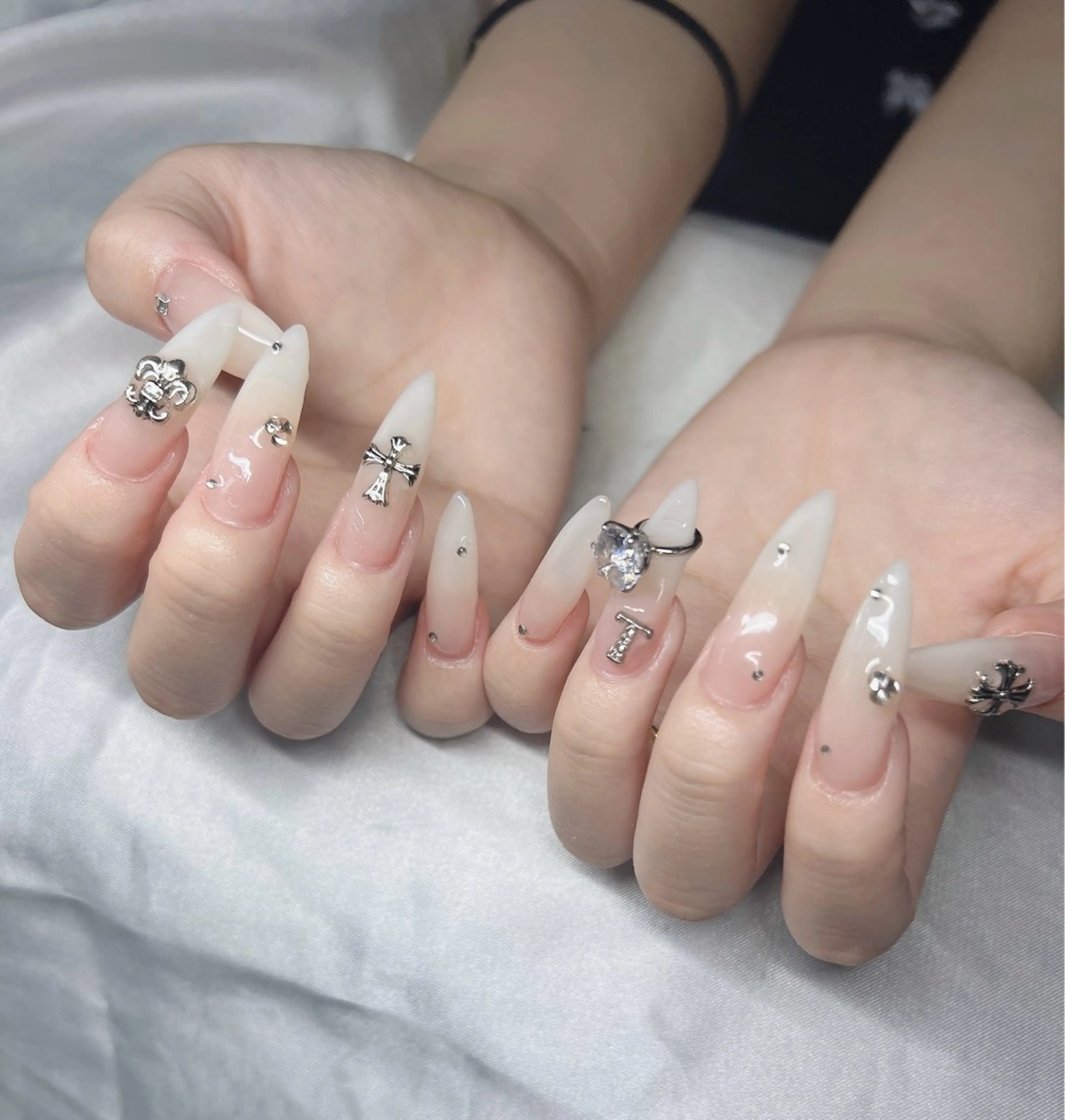 ネイル ハンドネイル Lee Nailsのネイルデザイン