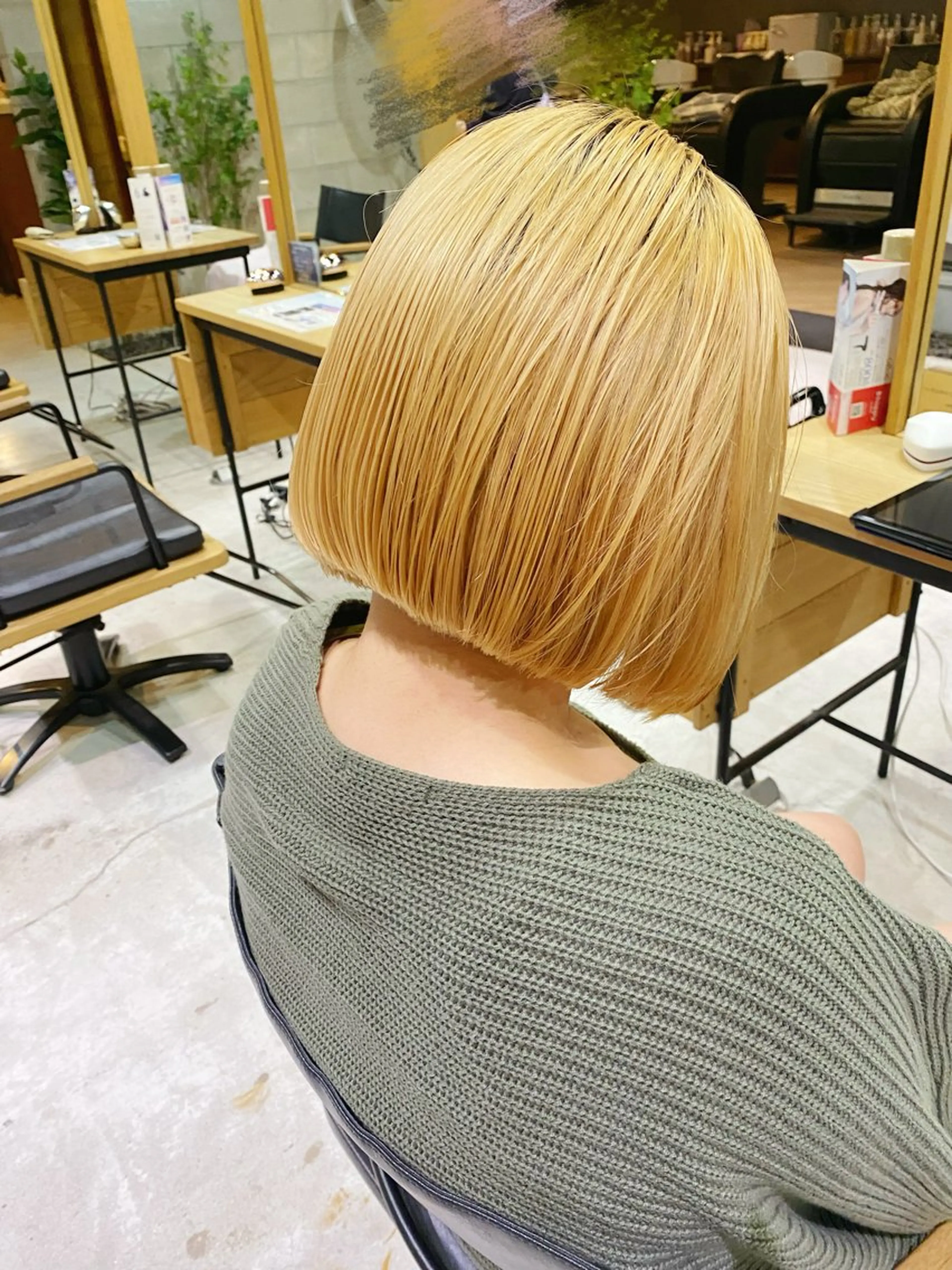 ミディアム ボブ 艶髪・透明感カラー・ 韓国ヘア・Yuriのヘアスタイル