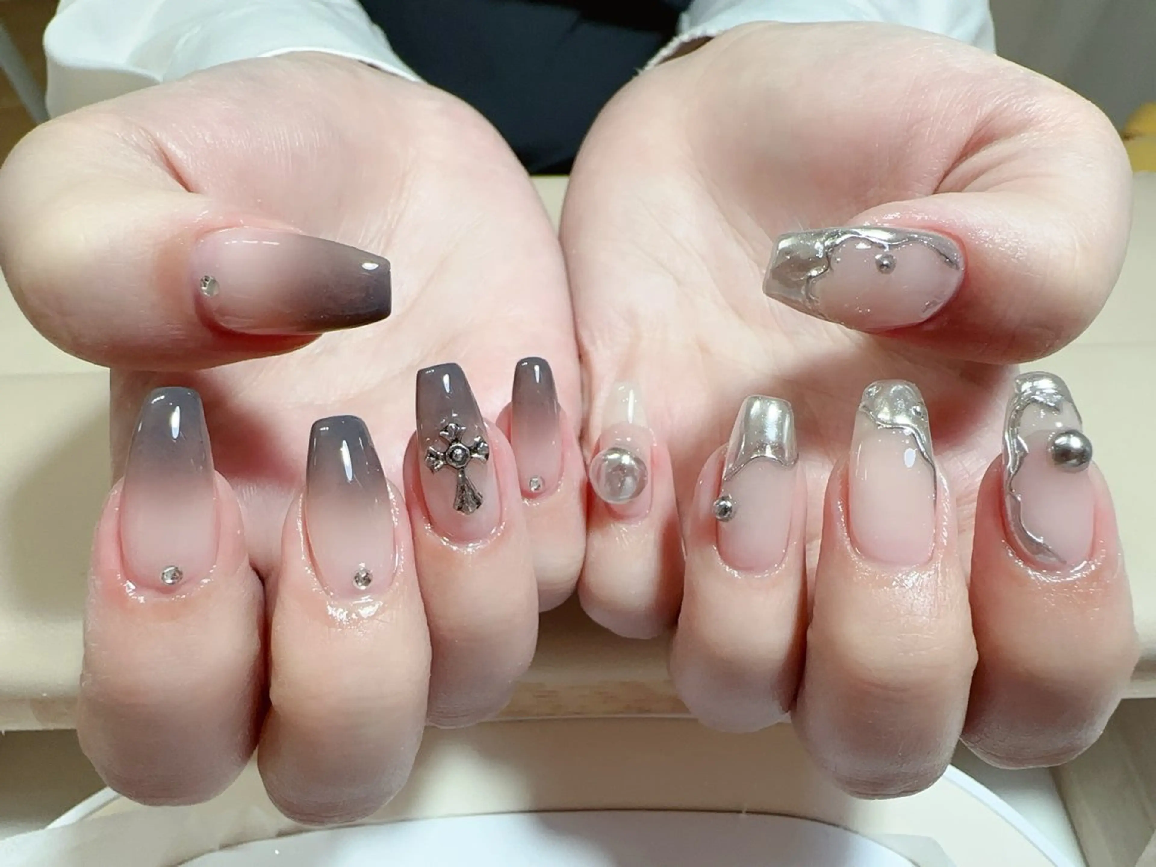 ネイル ハンドネイル NAIL CIRCLESのネイルデザイン