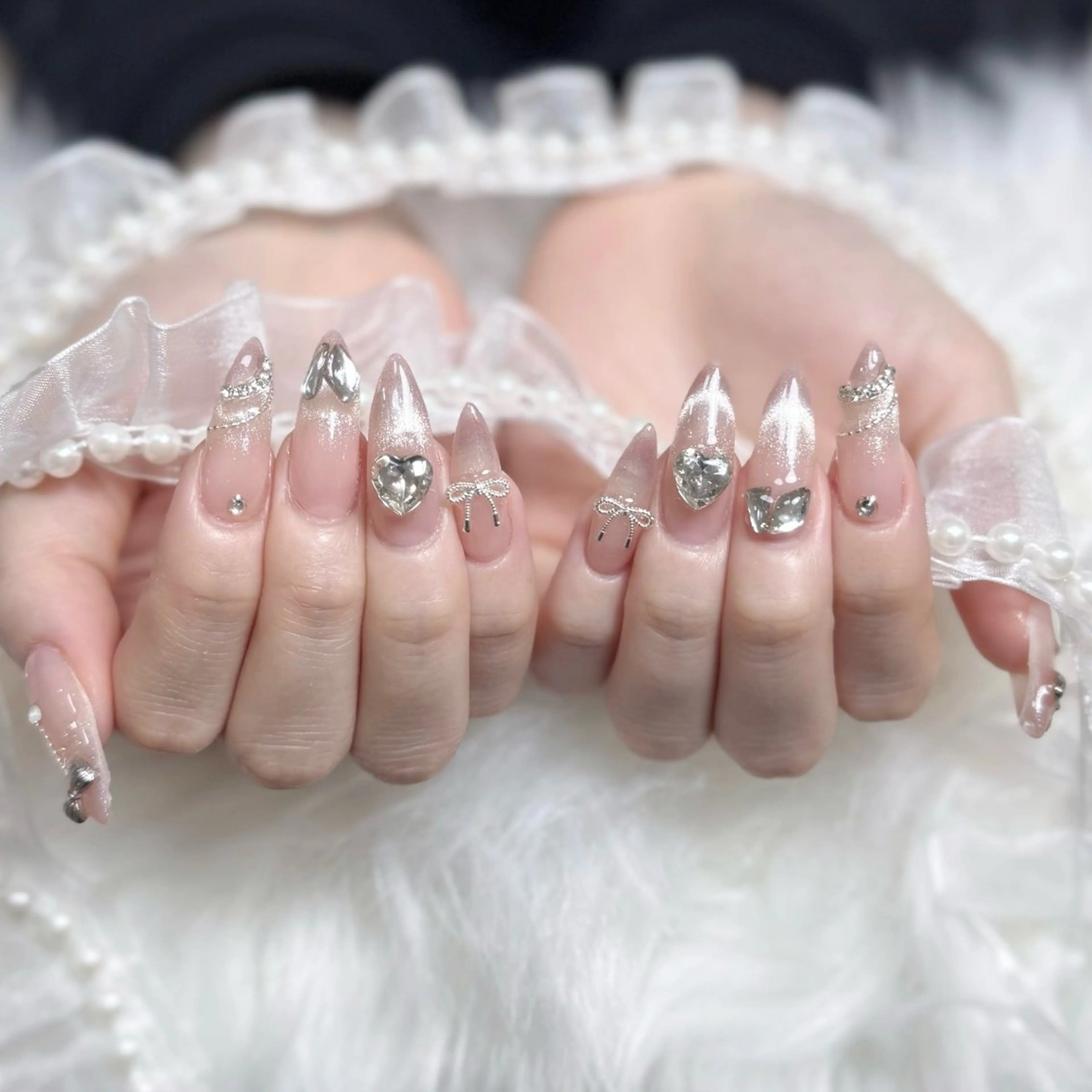 ネイル フレンチネイル ジェルネイル キラキラネイル 韓国ネイル マグネットネイル Julli nail studio所属・Julli NailStudioのネイルデザイン
