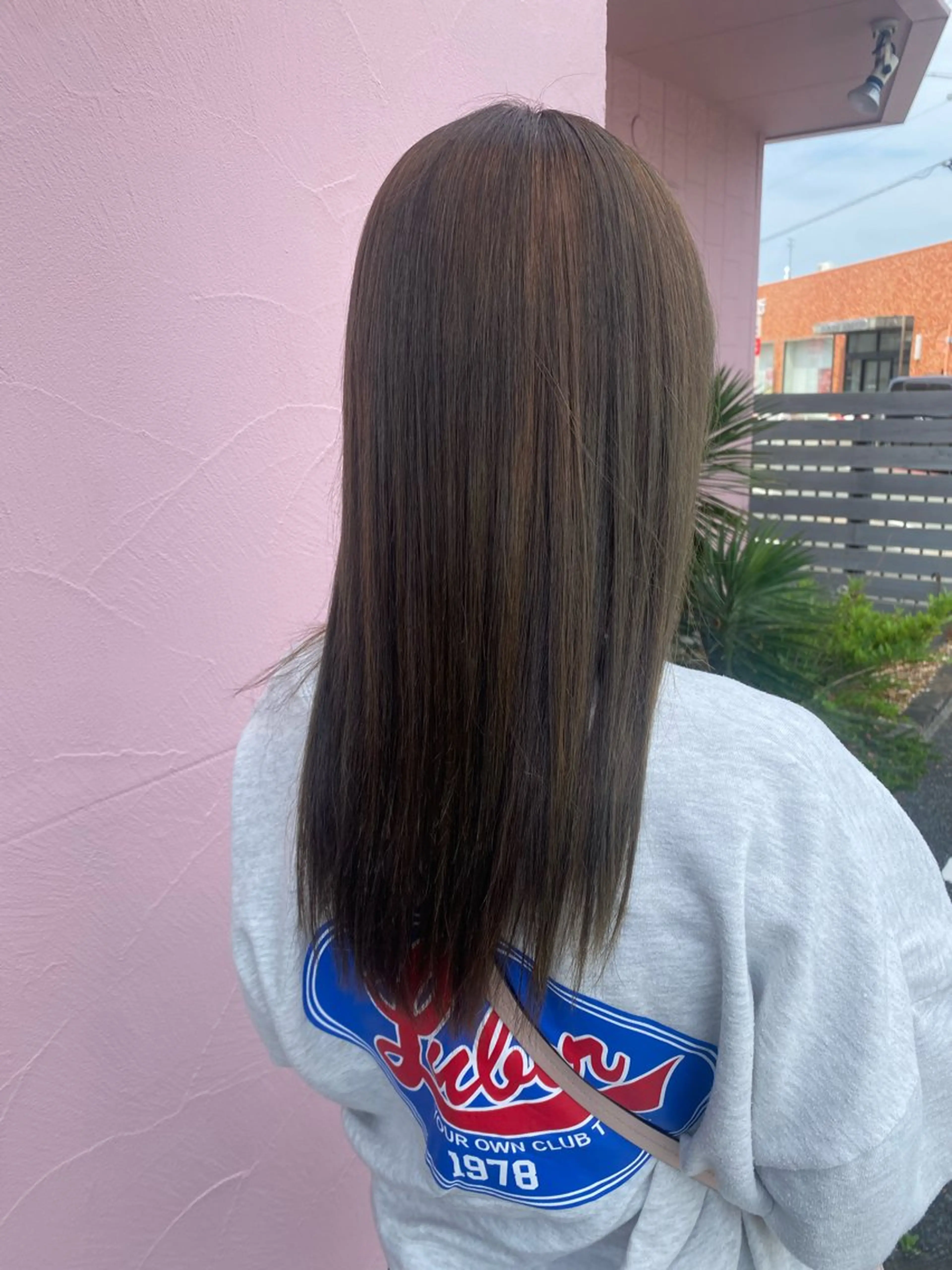 セミロング あいさ🤍ムラ無しカ ラー🤍のヘアスタイル