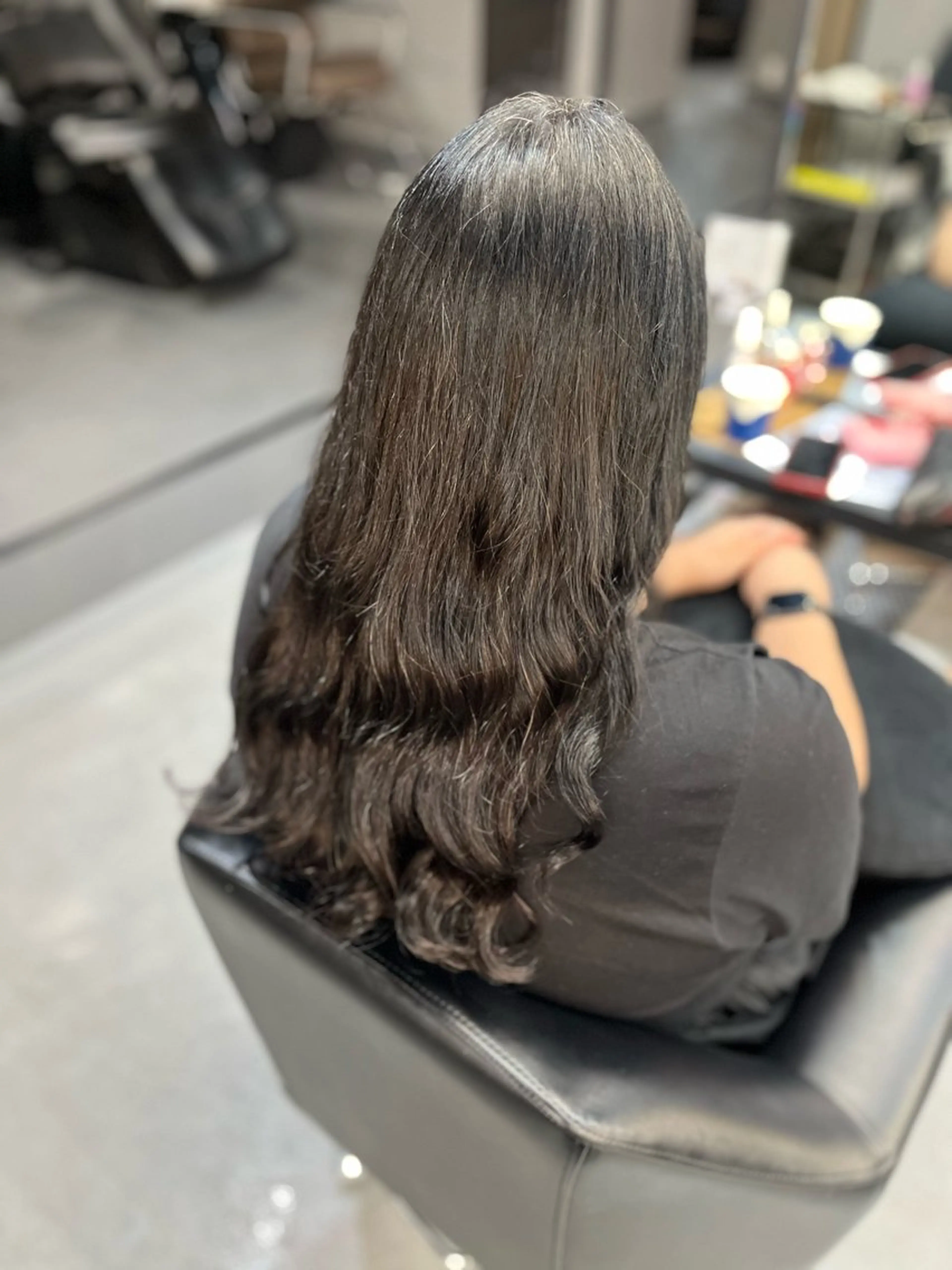 ロング メノン ナナのヘアスタイル