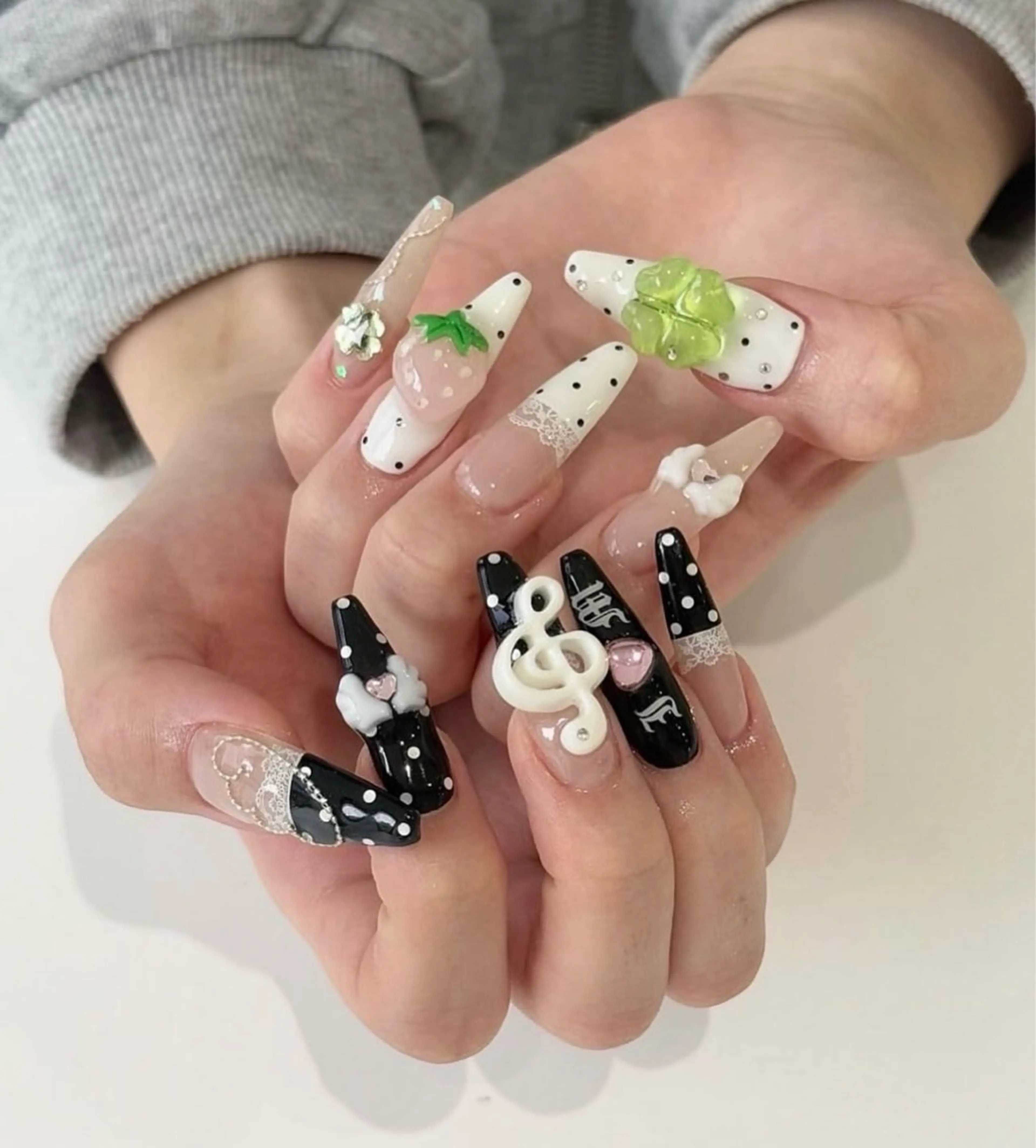 ネイル アートネイル ジェルネイル ネイルチップ ハンドネイル Jenn Nail Salonのネイルデザイン