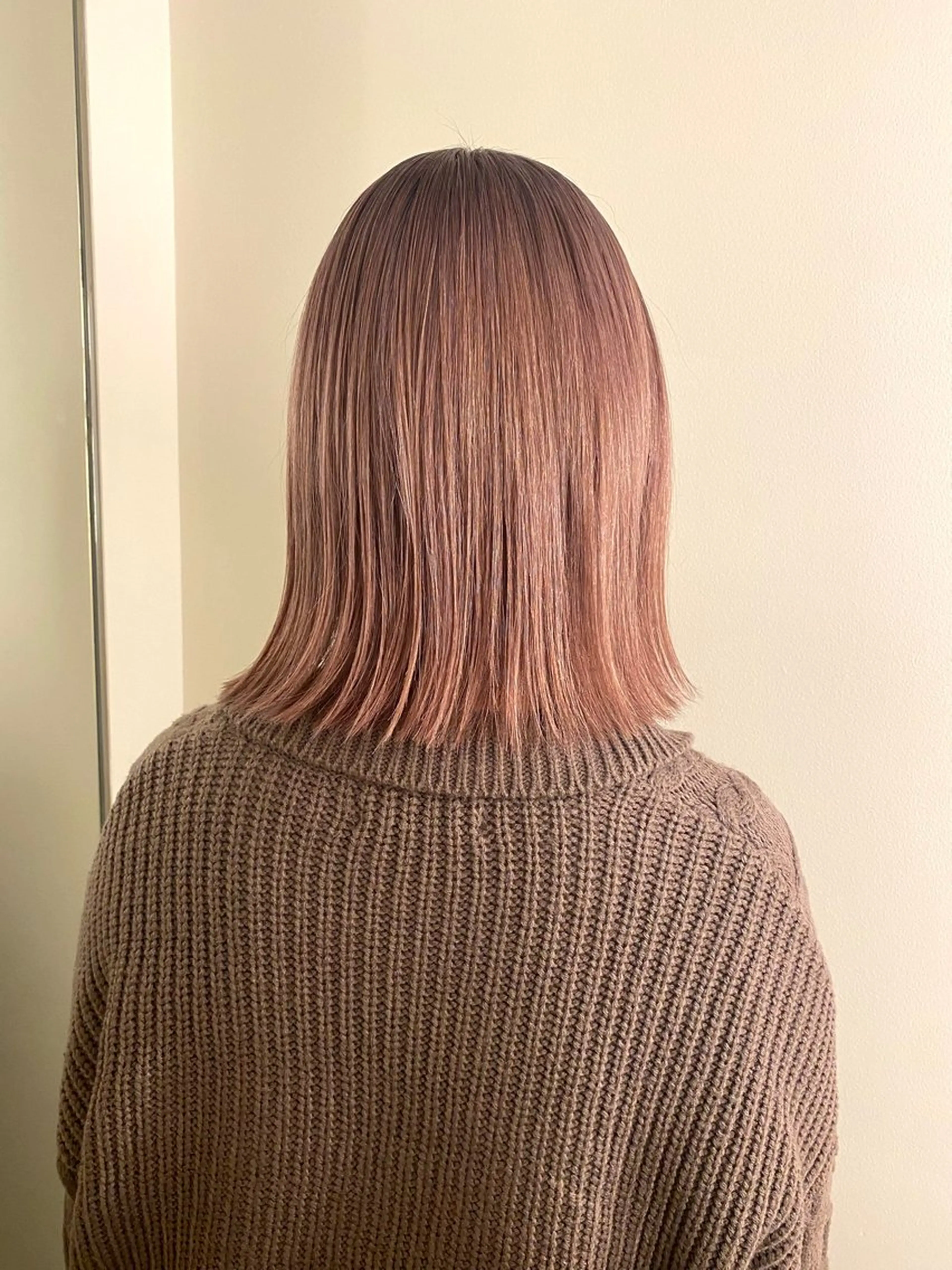 ミディアム カラー ベージュカラー ブリーチ ピンクカラー ピンクベージュ ホワイトピンク ヘアカラー トリートメント ヘアセット ショートカット/ ハイトーン🪼風香のヘアスタイル