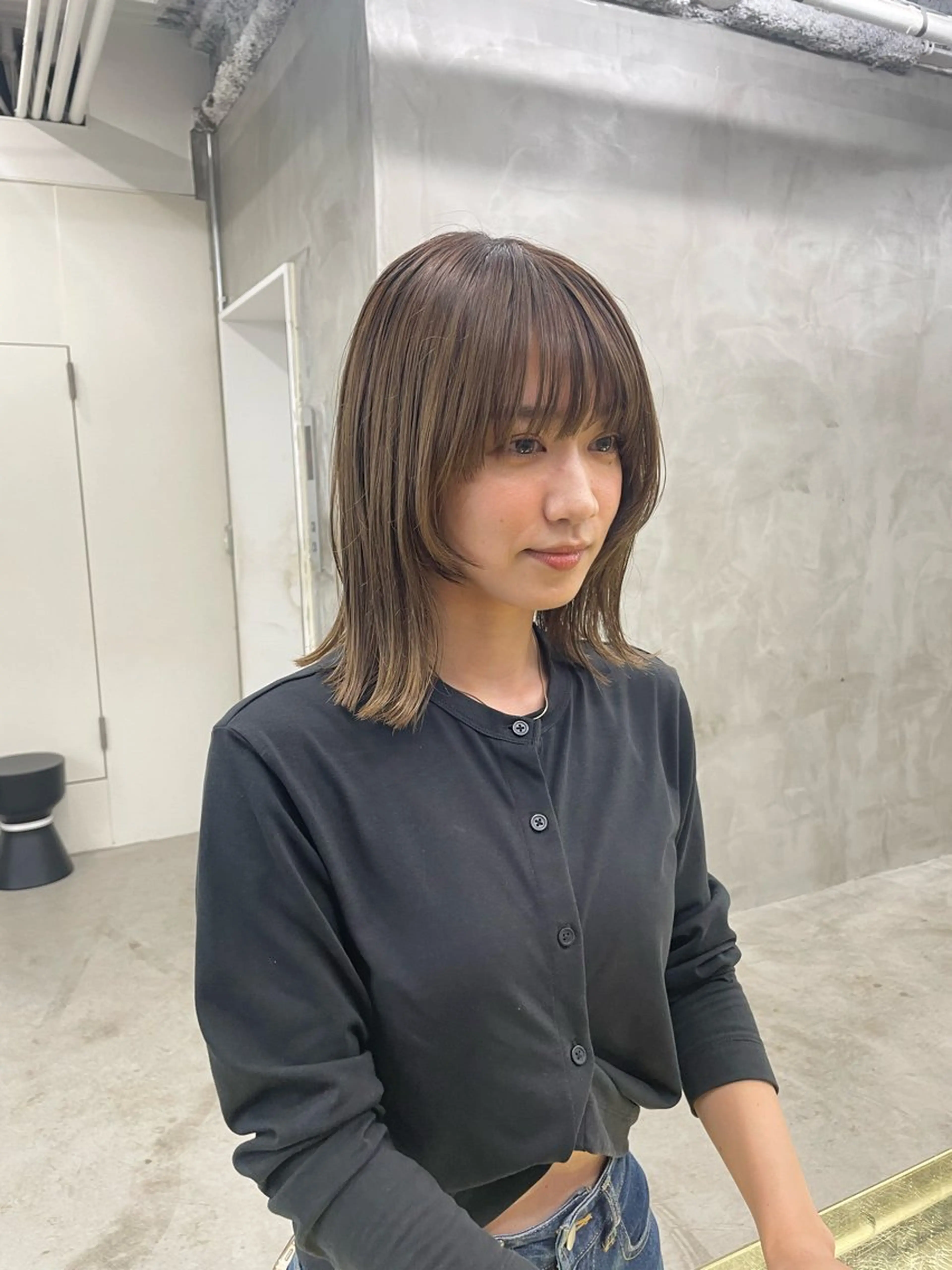 ミディアム カラー ベージュカラー 透明感カラー レイヤーカット ヘアカラー トリートメント ハイトーン/レイヤー 🌸さくらのヘアスタイル