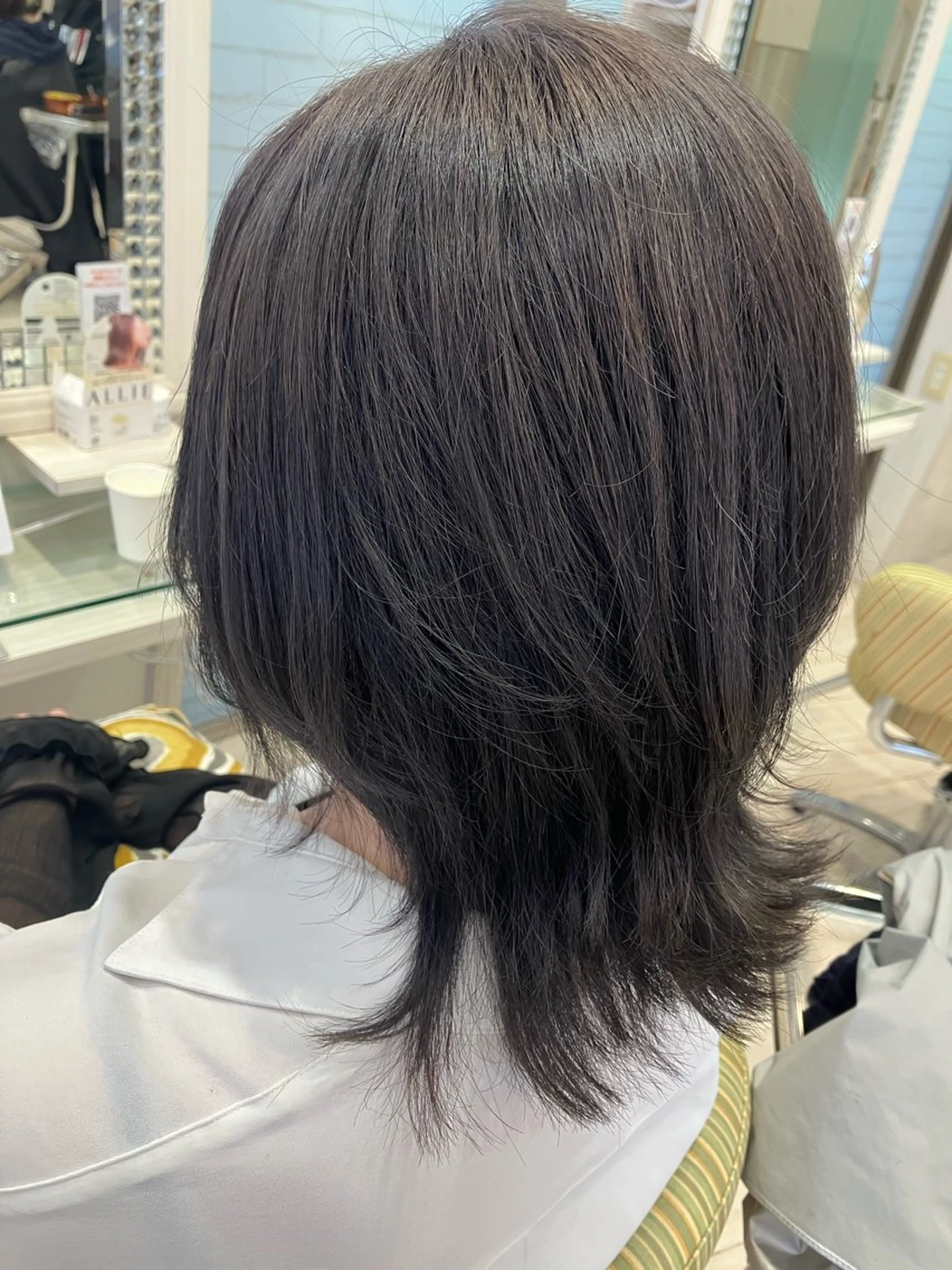 ミディアム カラー ミディアムパーマ ダブルカラー グラデーションカラー グレージュ インナーカラー ヘアカラー 永倉 はるかのヘアスタイル
