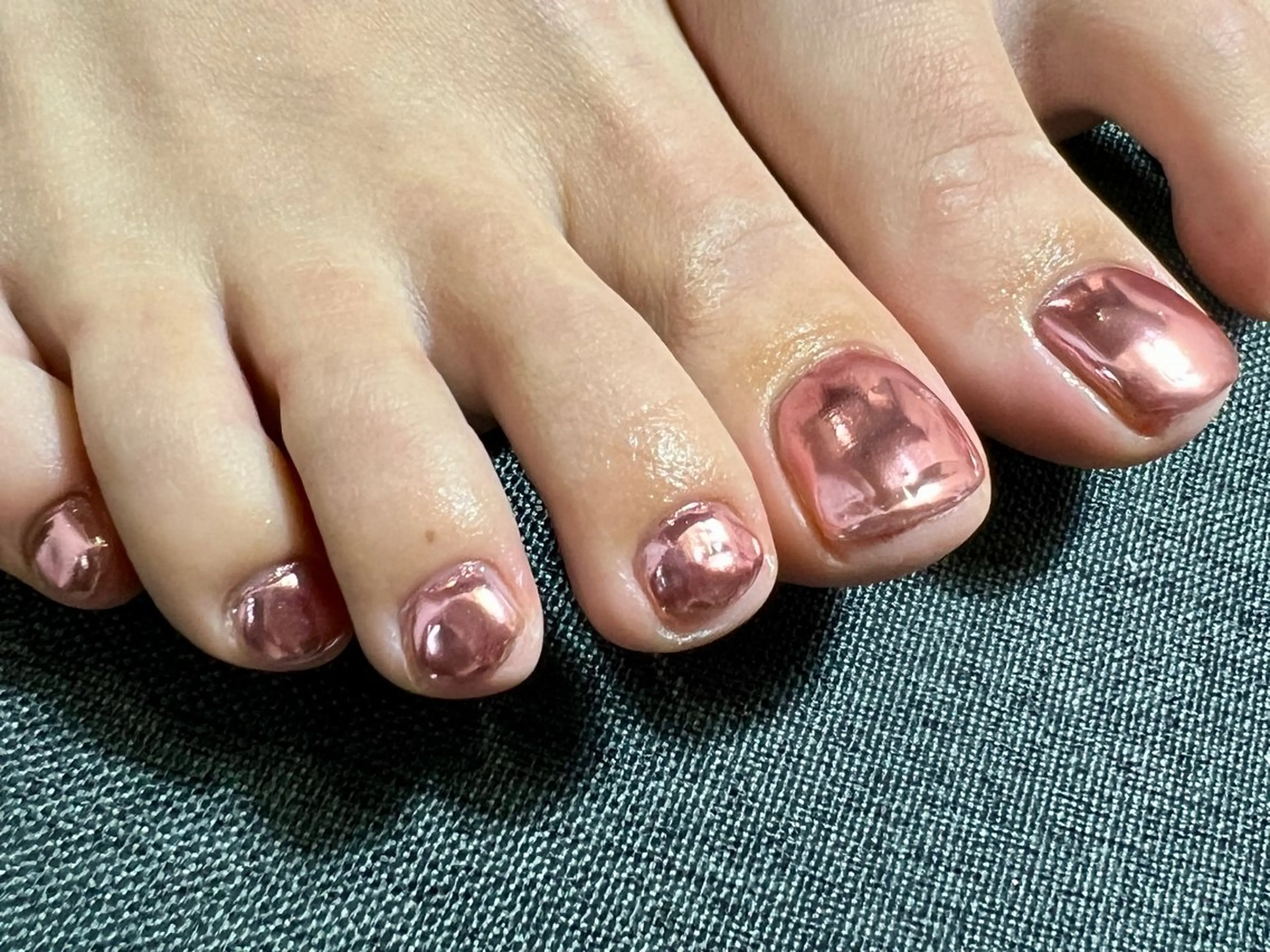 ネイル フットネイル ミラーネイル ワンカラーネイル フットネイル 個性派ニュアンス nuts nail所属・【池袋】nuts nail　なつみのネイルデザイン