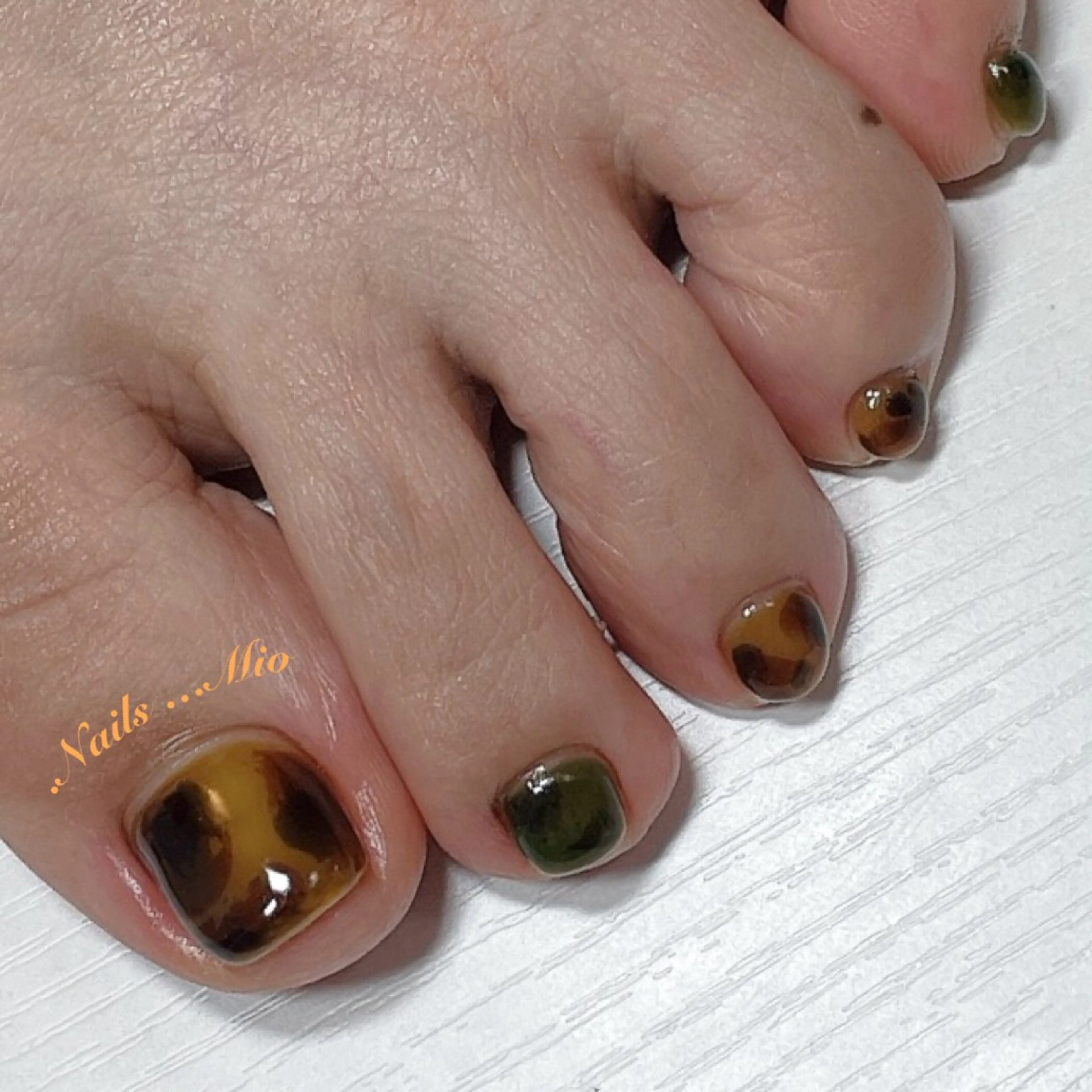 ネイル アートネイル べっ甲ネイル フットネイル .Nails Mio 赤羽西ネイルサロンのネイルデザイン