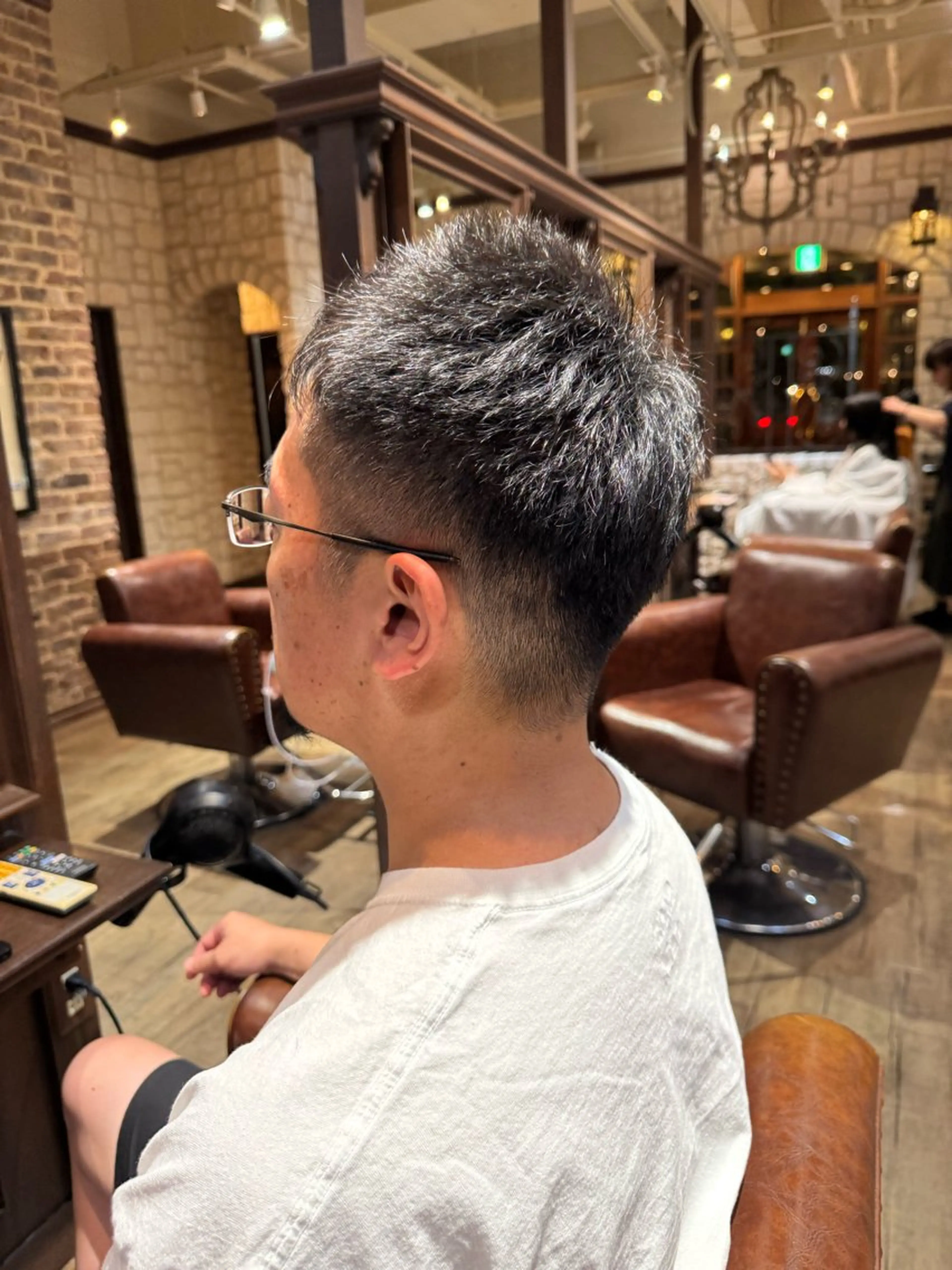 メンズ フェードカット 小野聡一郎/デザイン カラー/縮毛矯正特化のヘアスタイル