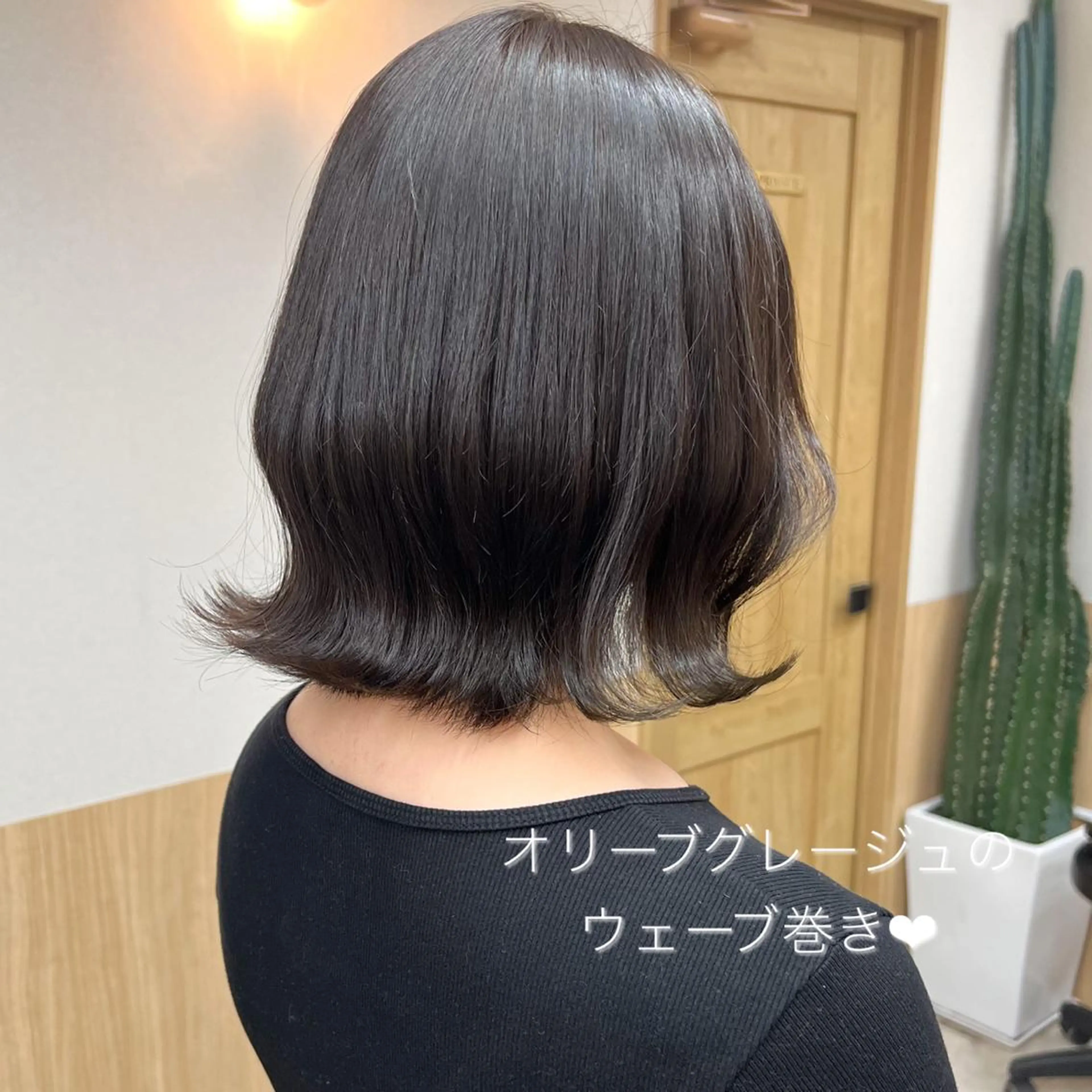 ショート カラー 透明感カラー グレージュ オリーブグレージュ オリーブグレー ✨️今だけ無料✨️ 鶴田みなみのヘアスタイル