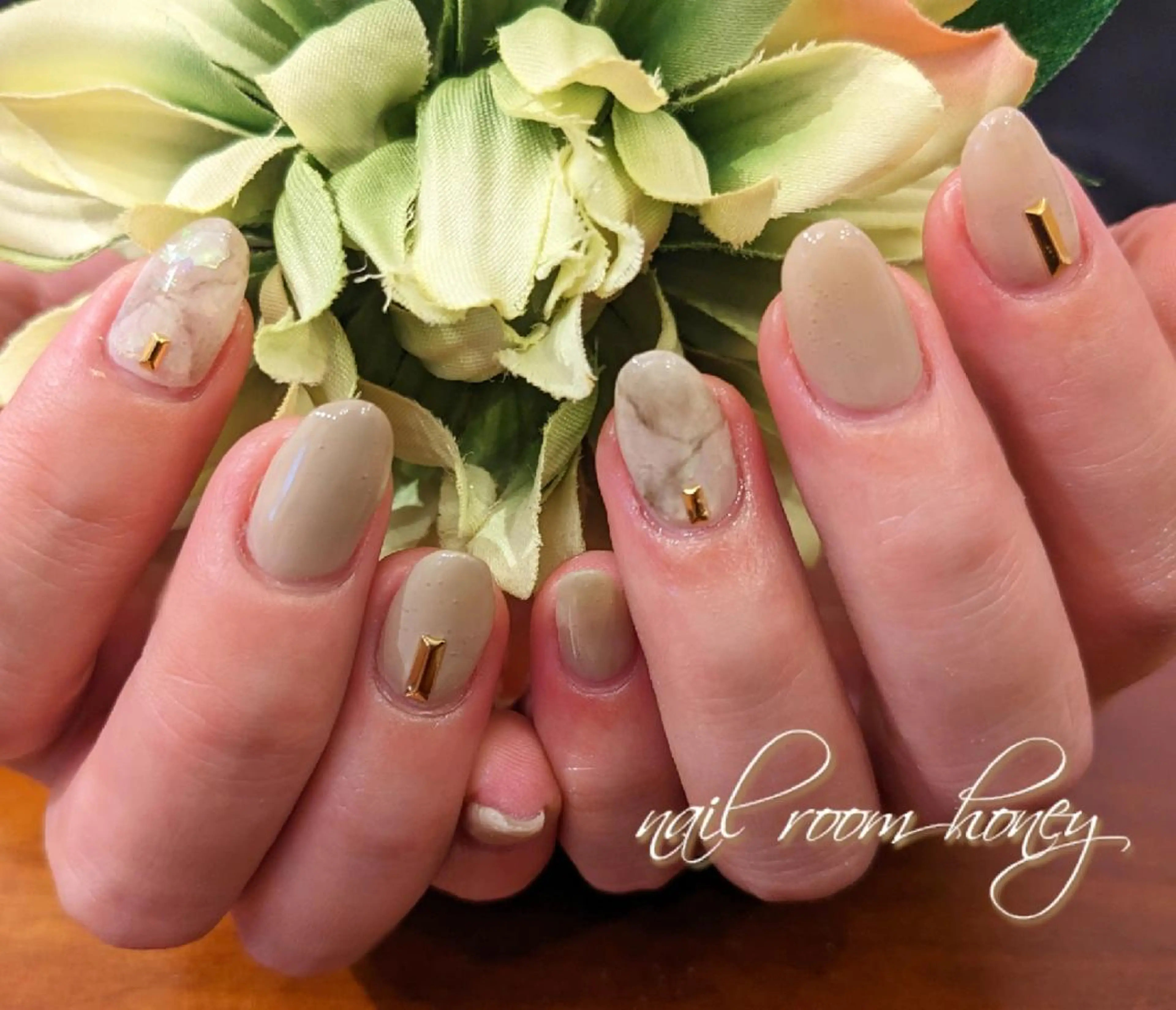 ネイル スクエアネイル ハンドネイル nail room  honeyのネイルデザイン
