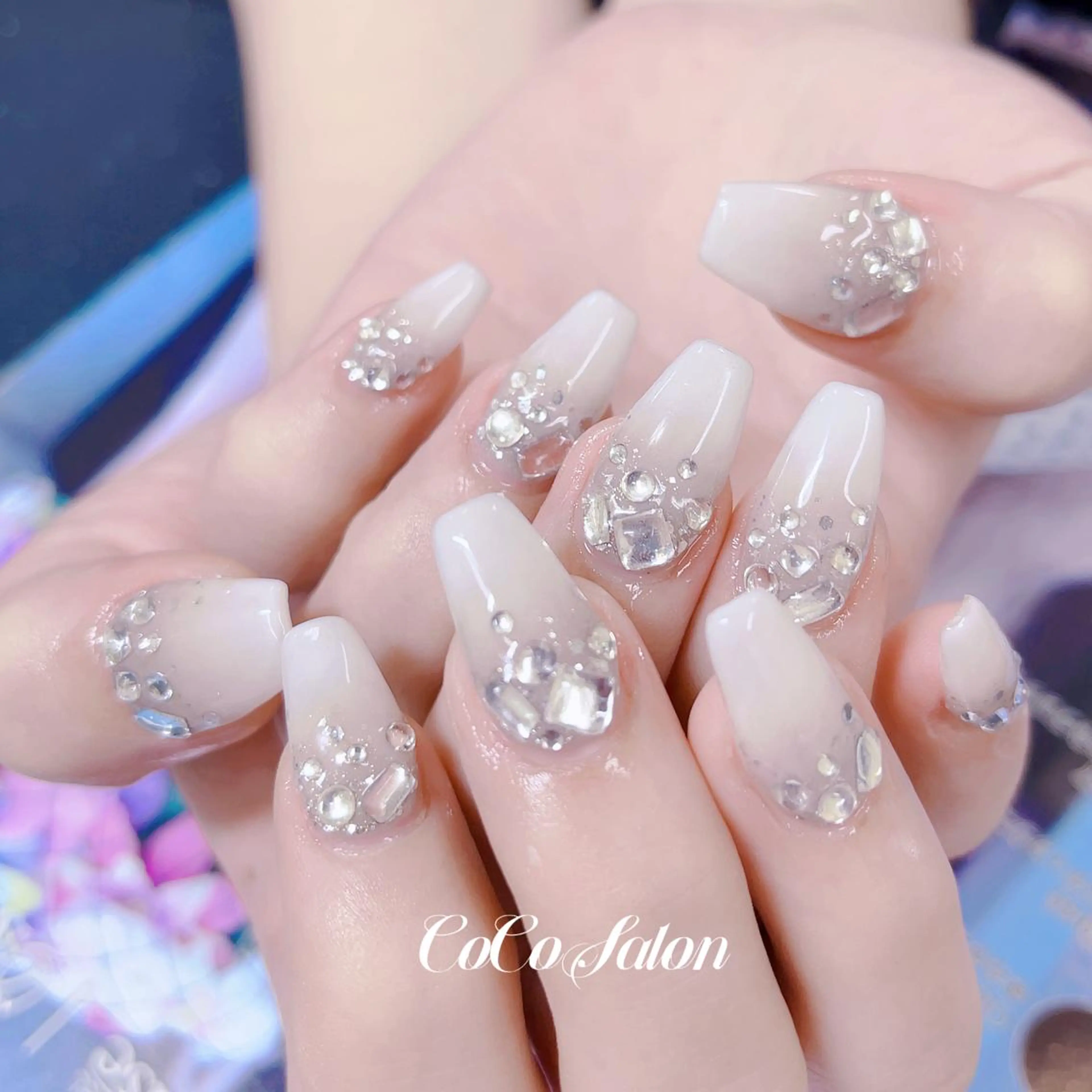 ネイル 入学式 長さ出し ジェルネイル ゴージャス グラデーション ハンドネイル CoCoSalon ネイル/まつ毛予約のネイルデザイン