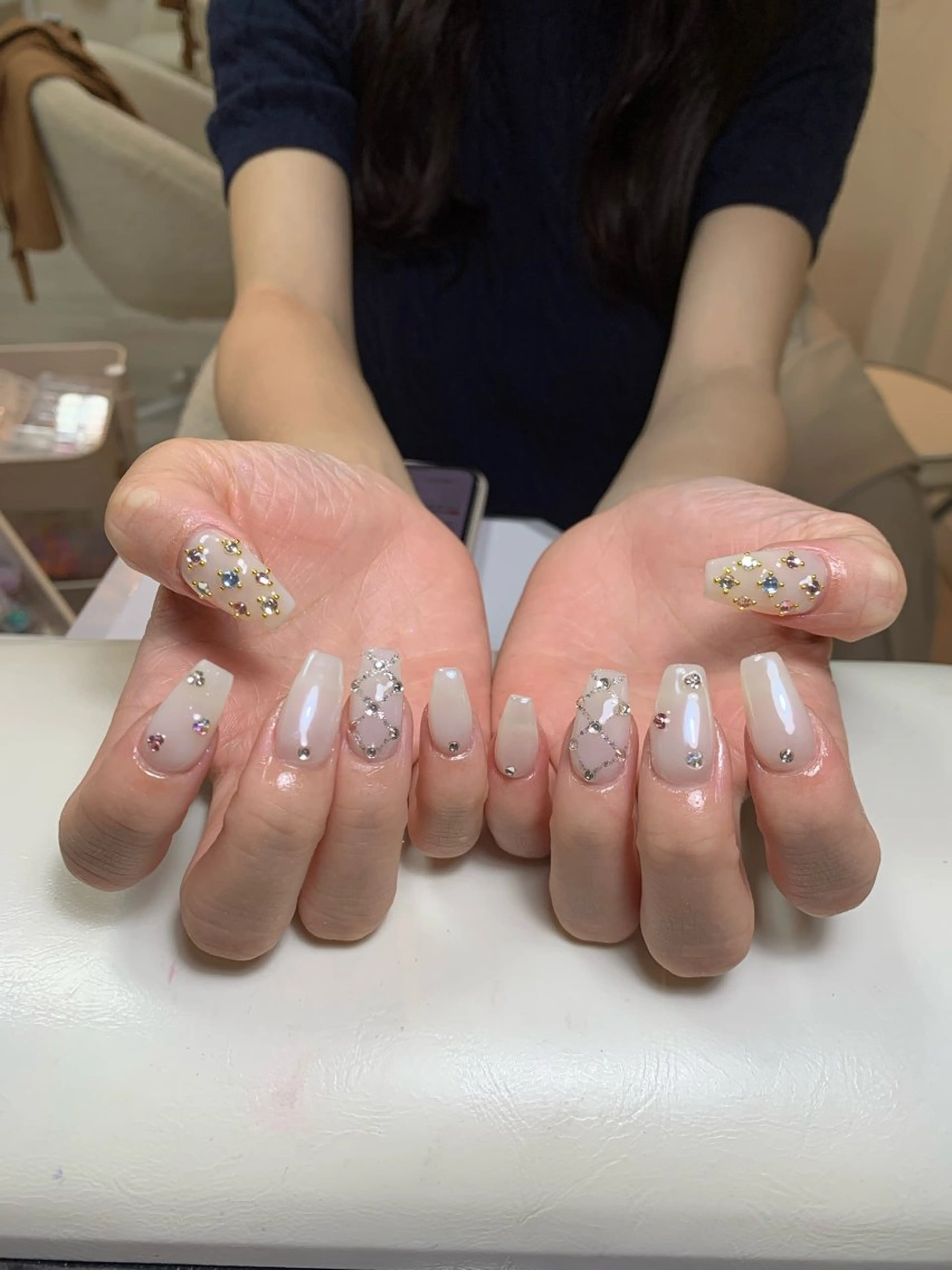 ネイル アートネイル 長さ出し ジェルネイル マグネットネイル ニュアンスネイル ハンドネイル Cloudy Chan Nail 歌舞伎町所属・Cloudy Chan 歌舞伎町のネイルデザイン