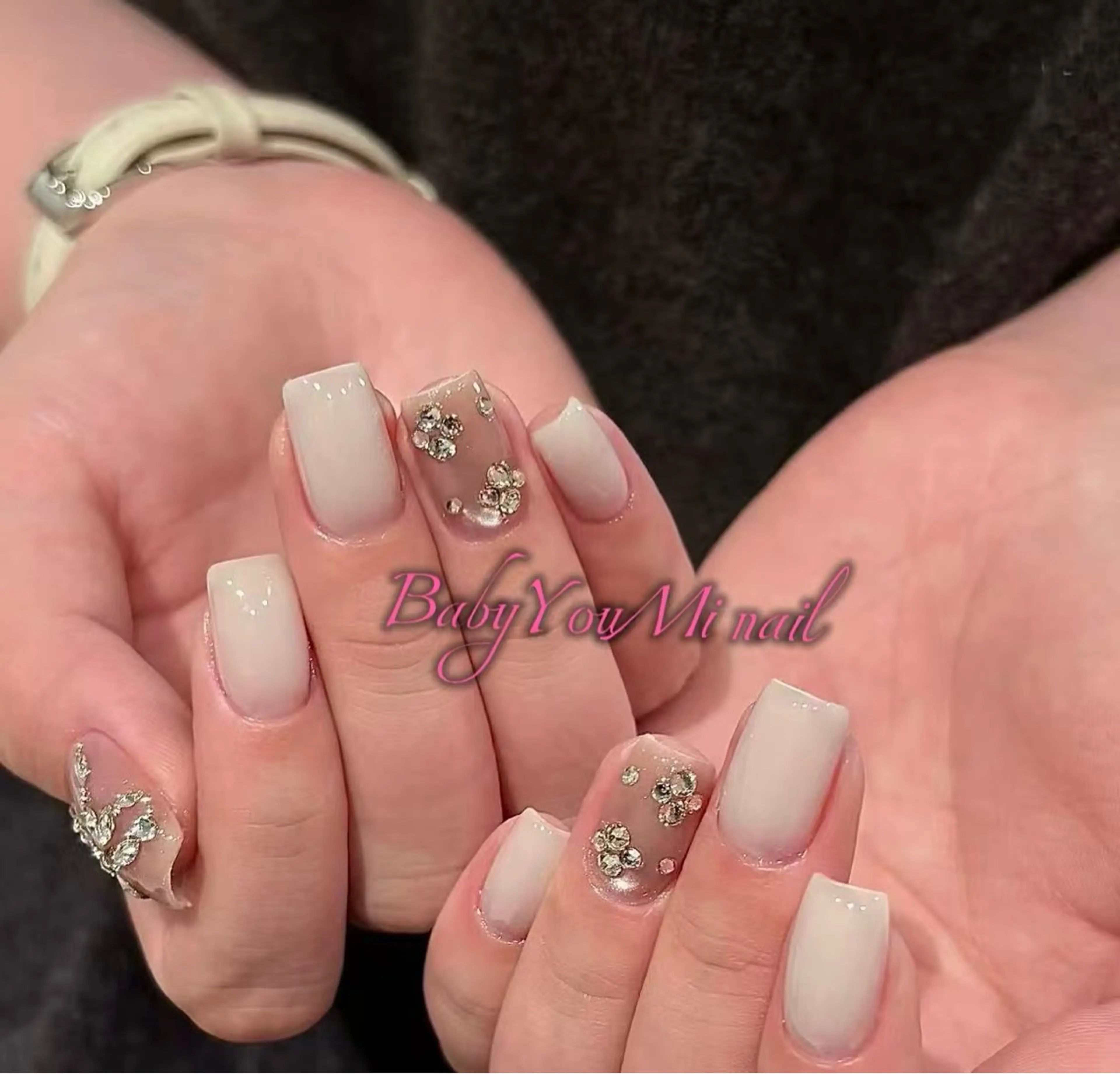 ネイル オーロラネイル フラワーネイル フットネイル フレンチネイル ジェルネイル ハンドネイル ハンドケア BabyYouMi nailのネイルデザイン