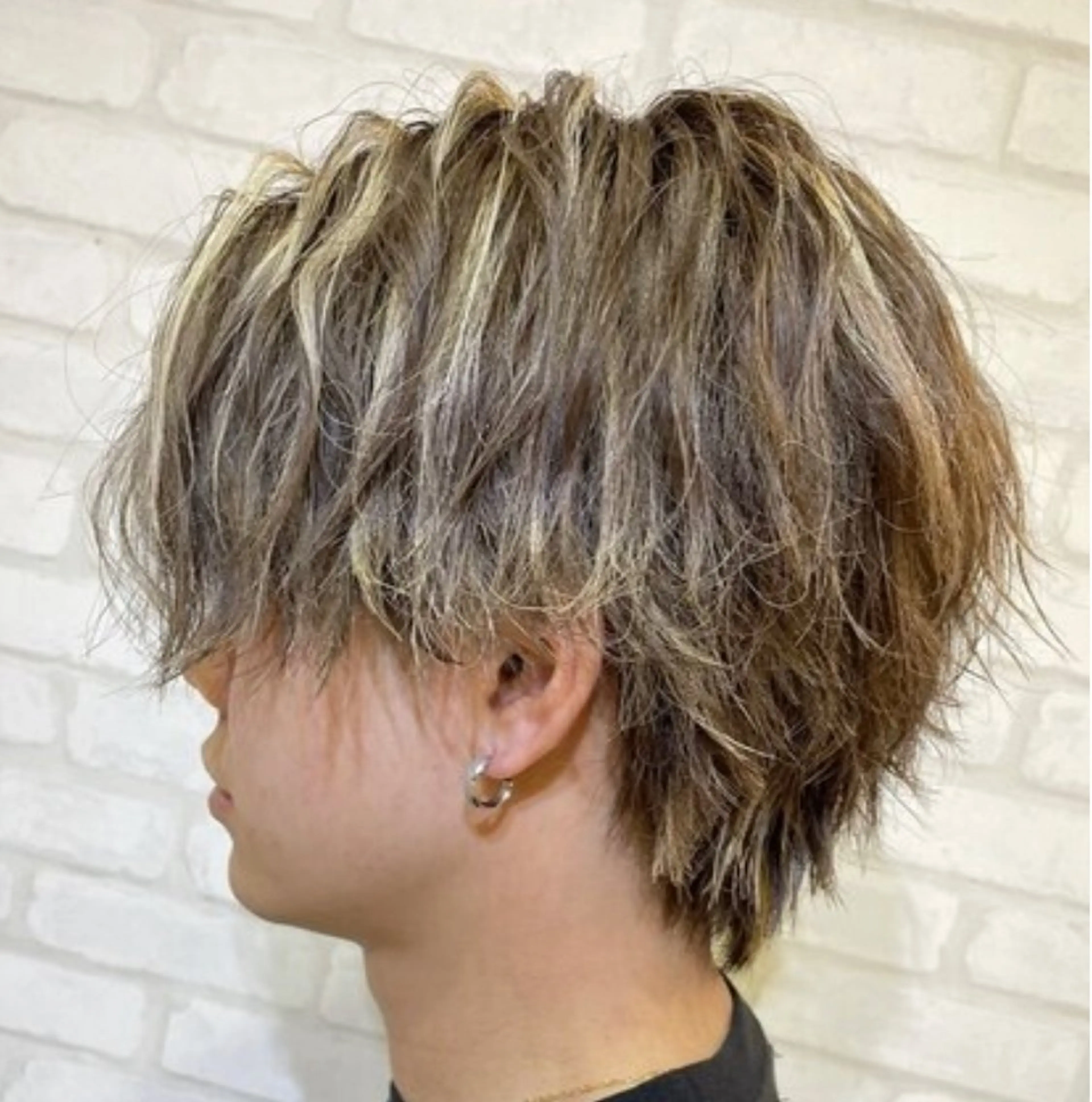 ショート カラー メンズ メンズブリーチ メンズハイライト ブリーチ ハイライトカラー ハイライト ヘアカラー トリートメント ✨メンズ特化✨ サーフカール🏄‍♂のヘアスタイル