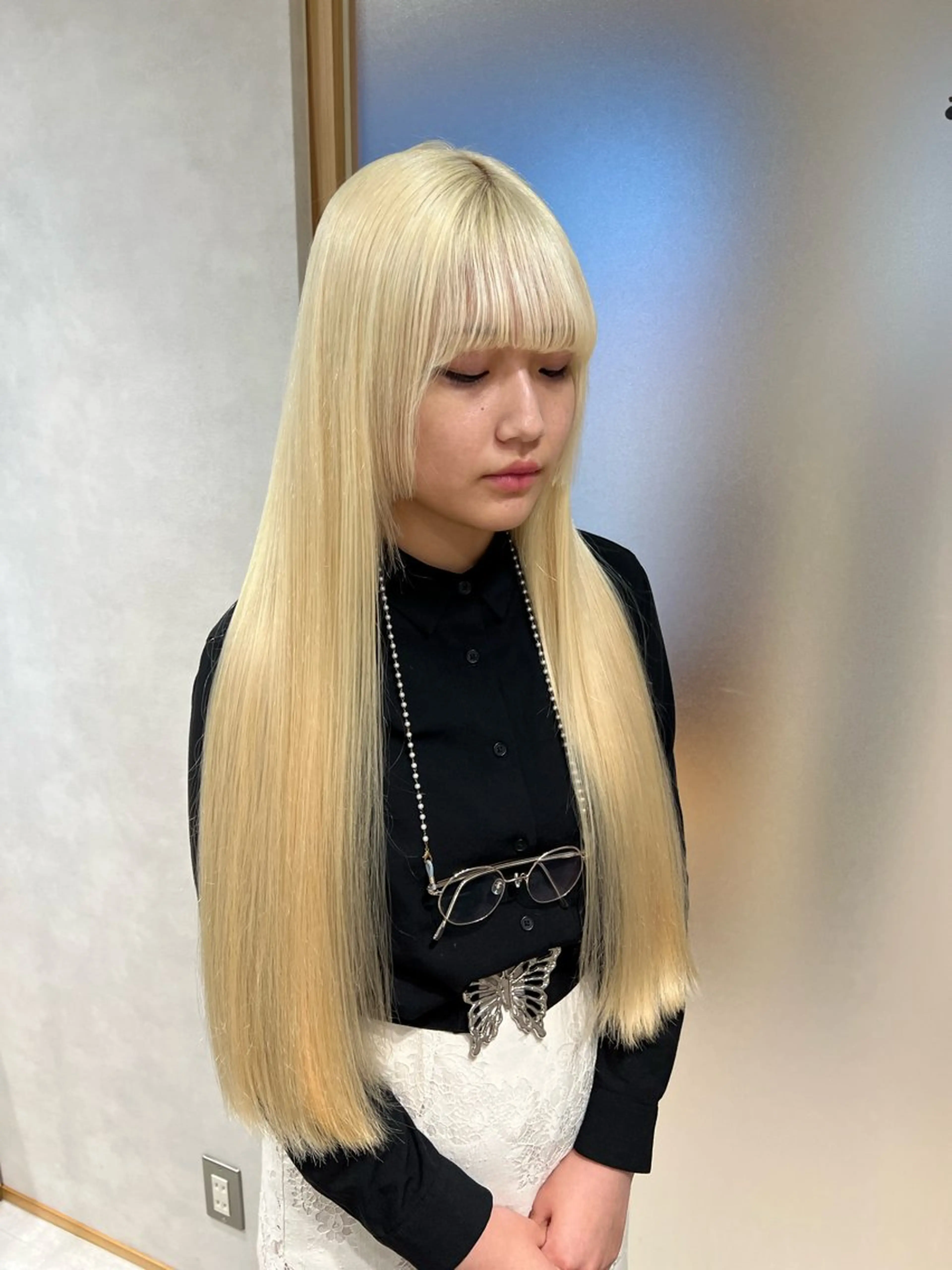 ロング カラー 抜きっぱなしブロンド ブロンド オレンジ レイヤーカット/韓国 艶カラー🪄REN.のヘアスタイル