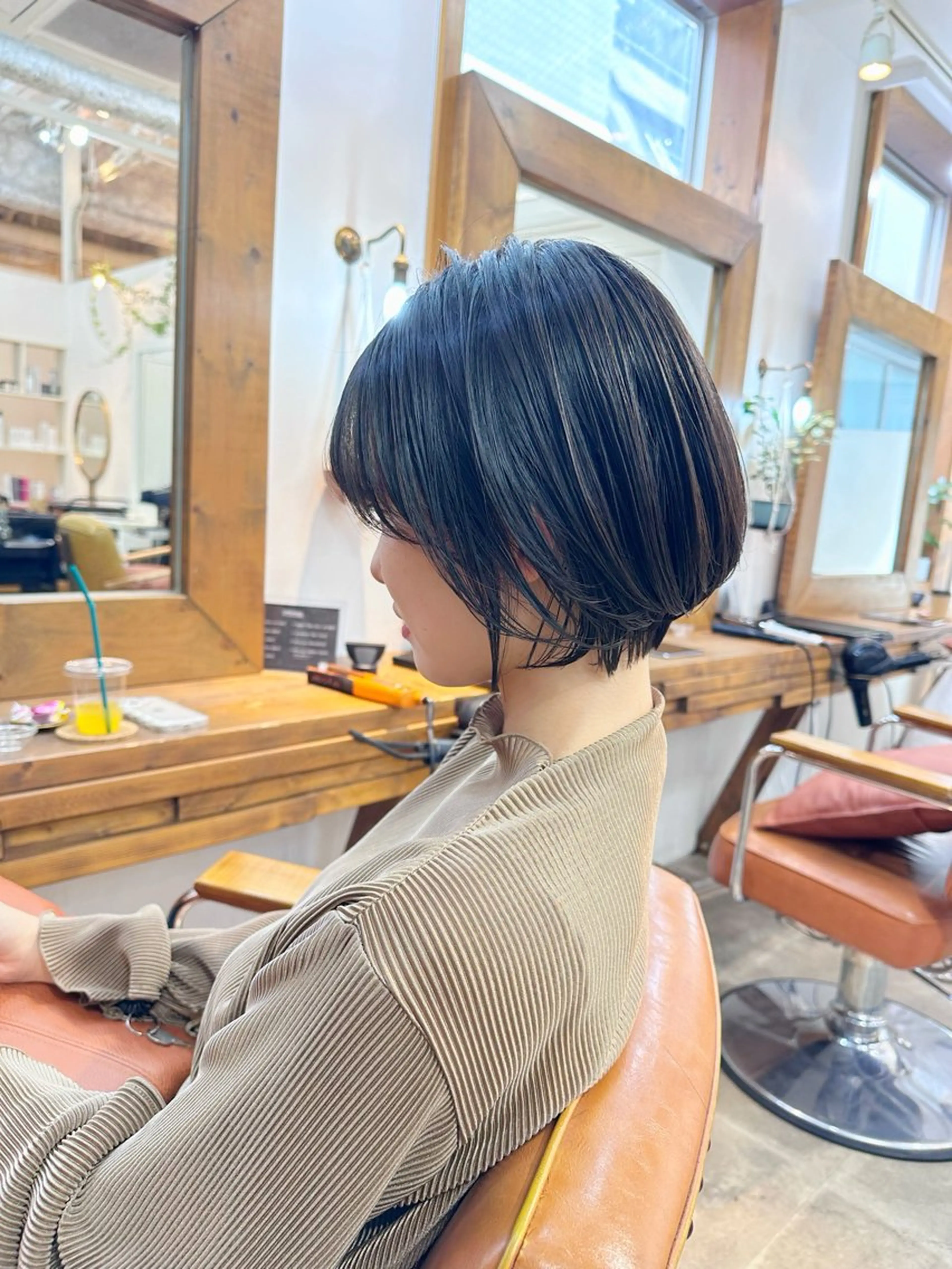 ショート カラー ショートボブ ハンサムショート ボブ くせ毛 ショートヘア カット newline銀座所属・銀座ショート/ 大人ショート/金子涼のヘアスタイル