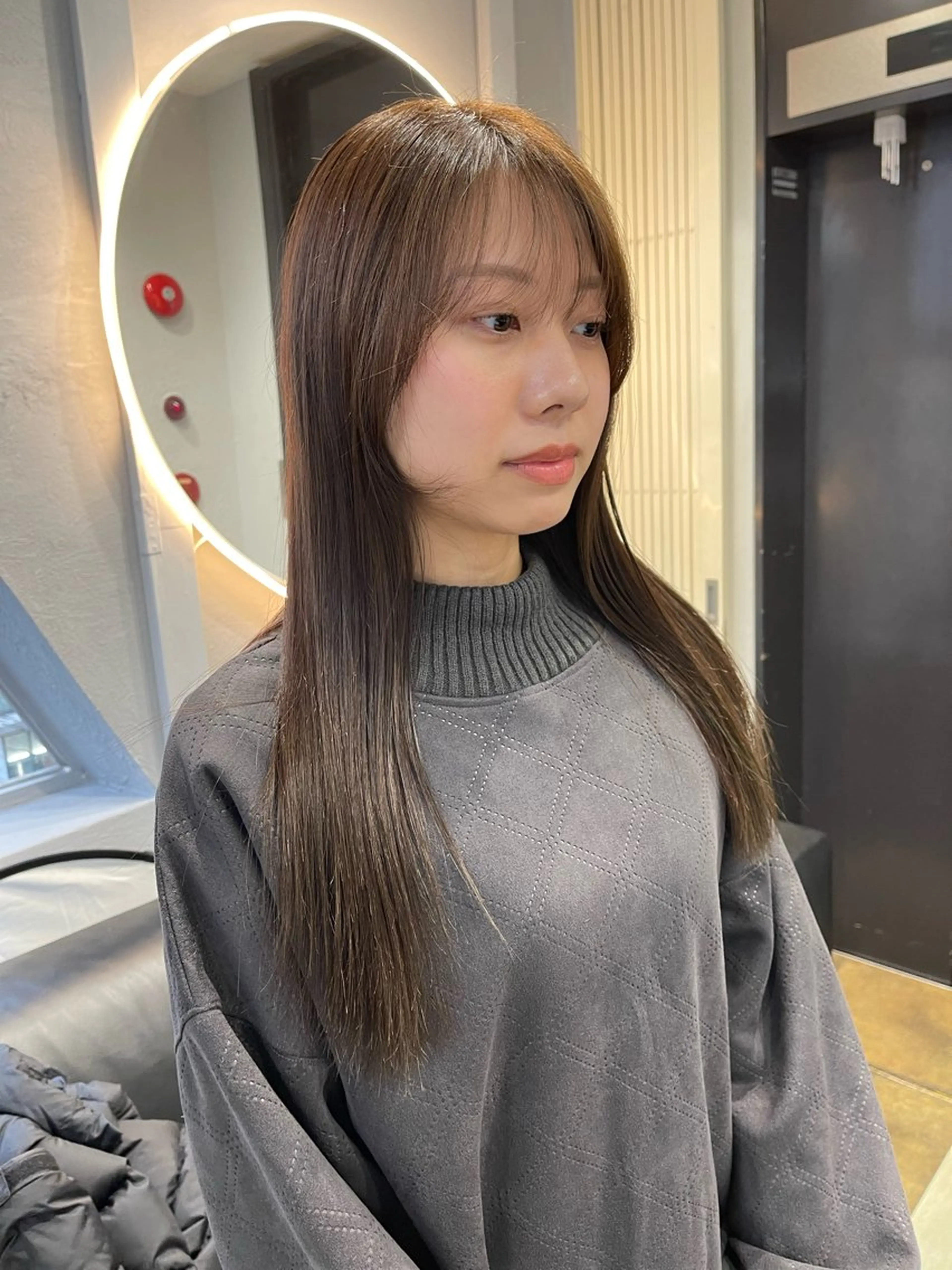 ロング カラー ベージュカラー ブリーチ ケアブリーチ デザインカラー ダブルカラー ヘアカラー トリートメント 宮崎　達也 ブリーチ／レイヤーのヘアスタイル