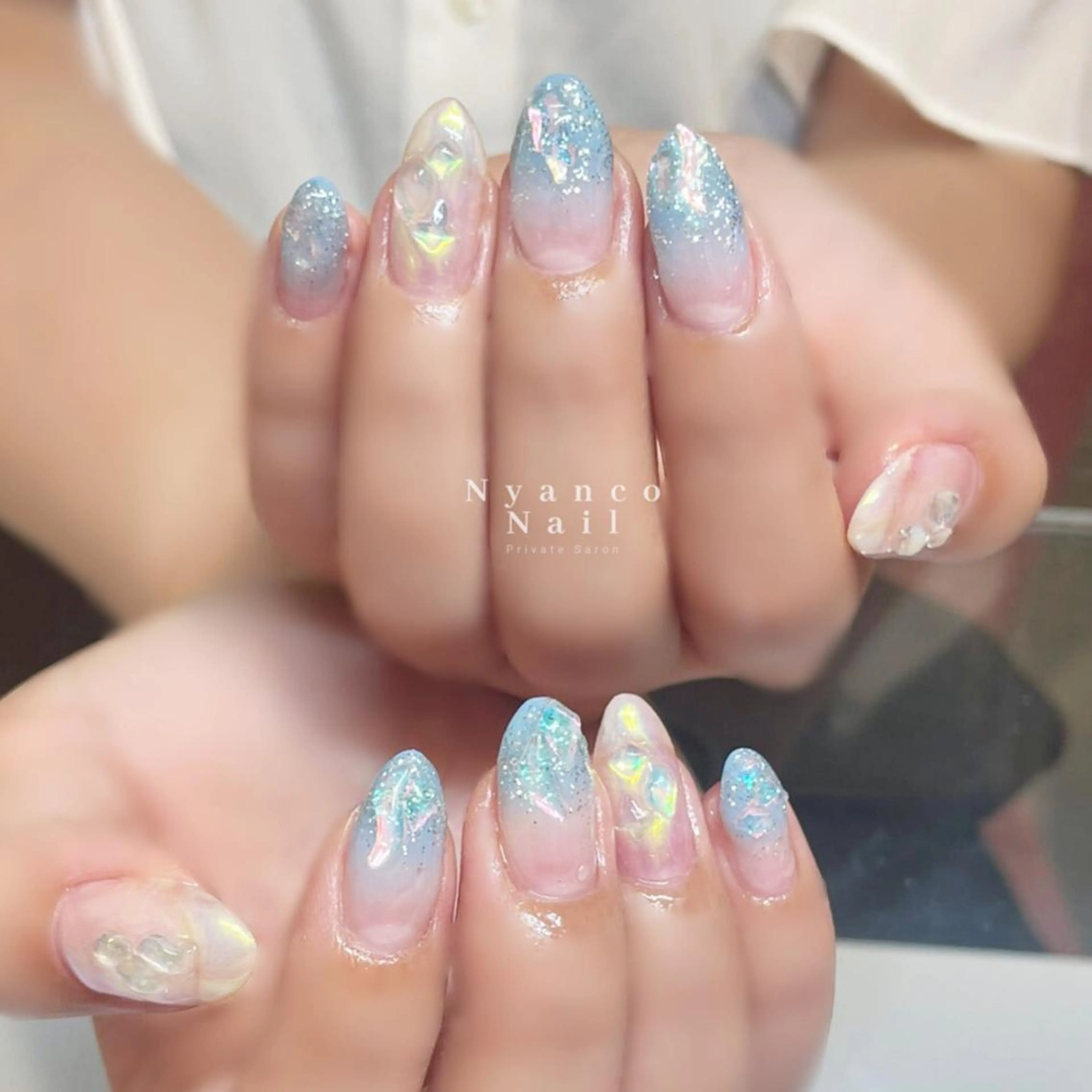 ネイル オーロラネイル ジェルネイル 氷ネイル・うるうるネイル 夏ネイル ワンホンネイル Nyanco Nailのネイルデザイン