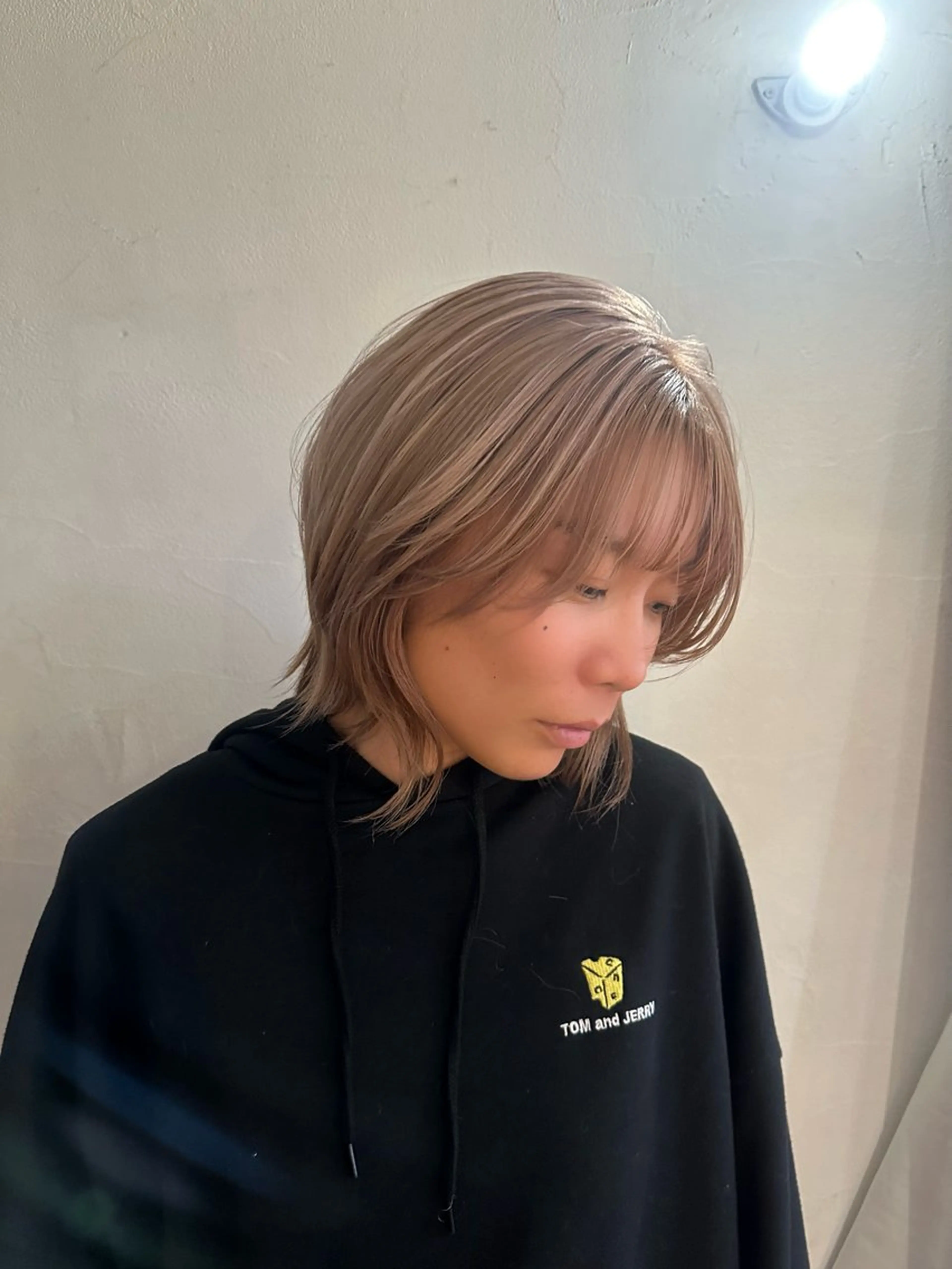 ミディアム カラー ブリーチ レイヤーカット ウルフカット ウルフレイヤー カット ヘアカラー トリートメント KAKERU/ボブ/ ショート/パーマ🌱のヘアスタイル