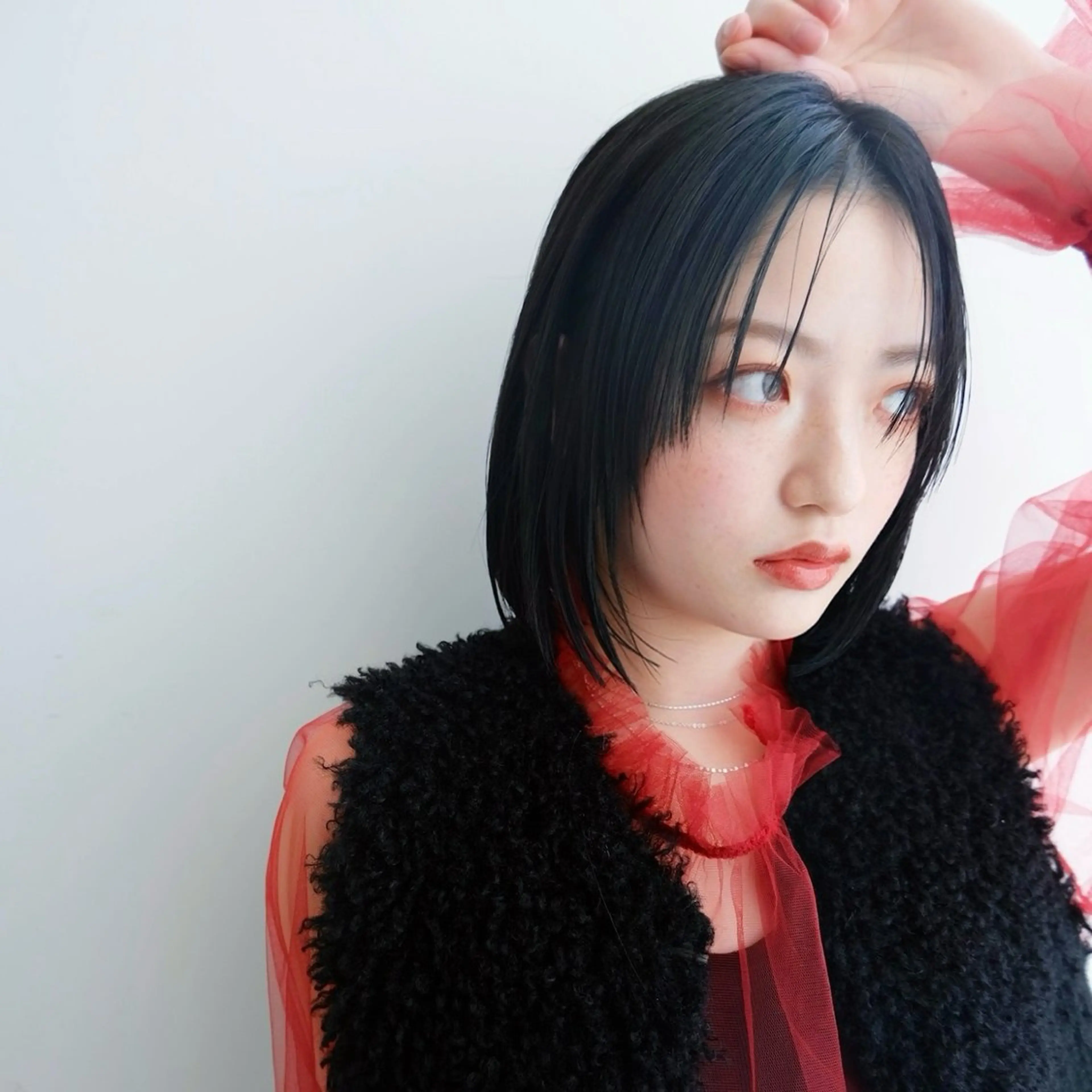ミディアム TRICCA 銀座所属・奏羽　"ショート ・ボブ ・レイヤー"のヘアスタイル