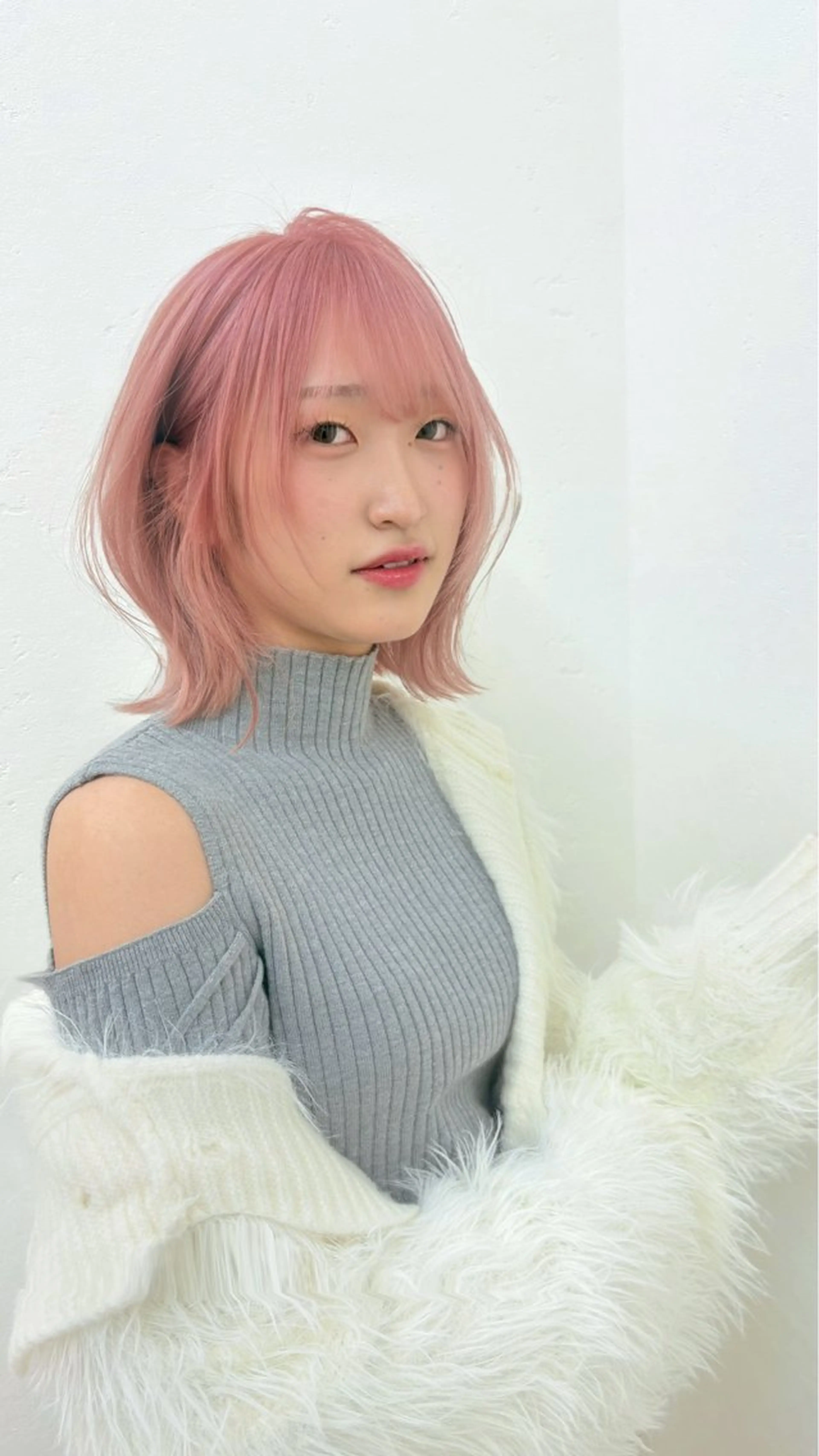 ミディアム カラー ブリーチ ピンクカラー ボブ くびれヘア カット ヘアカラー トリートメント トレンドヘア ♥kanaのヘアスタイル